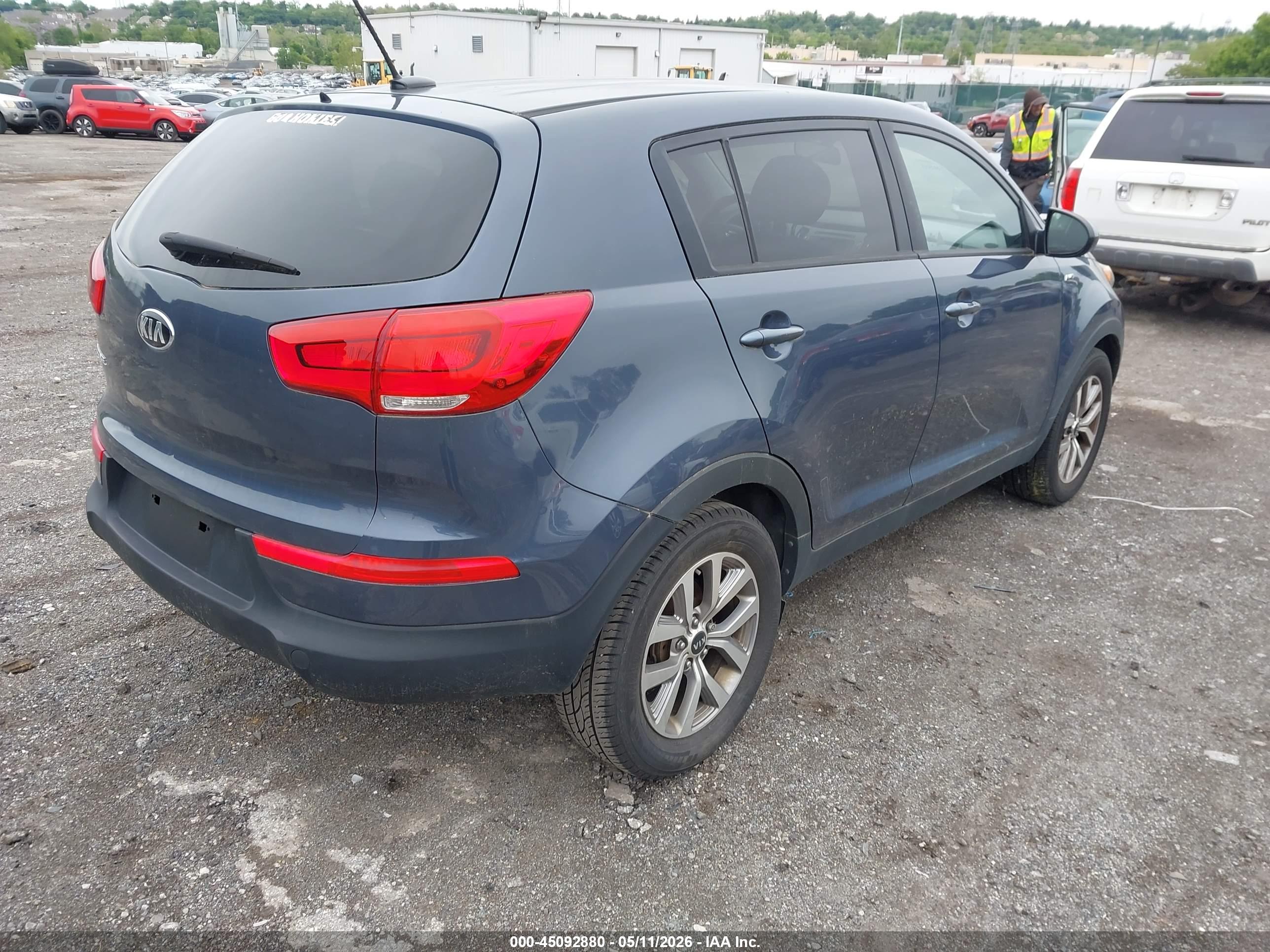 KIA SPORTAGE image 4