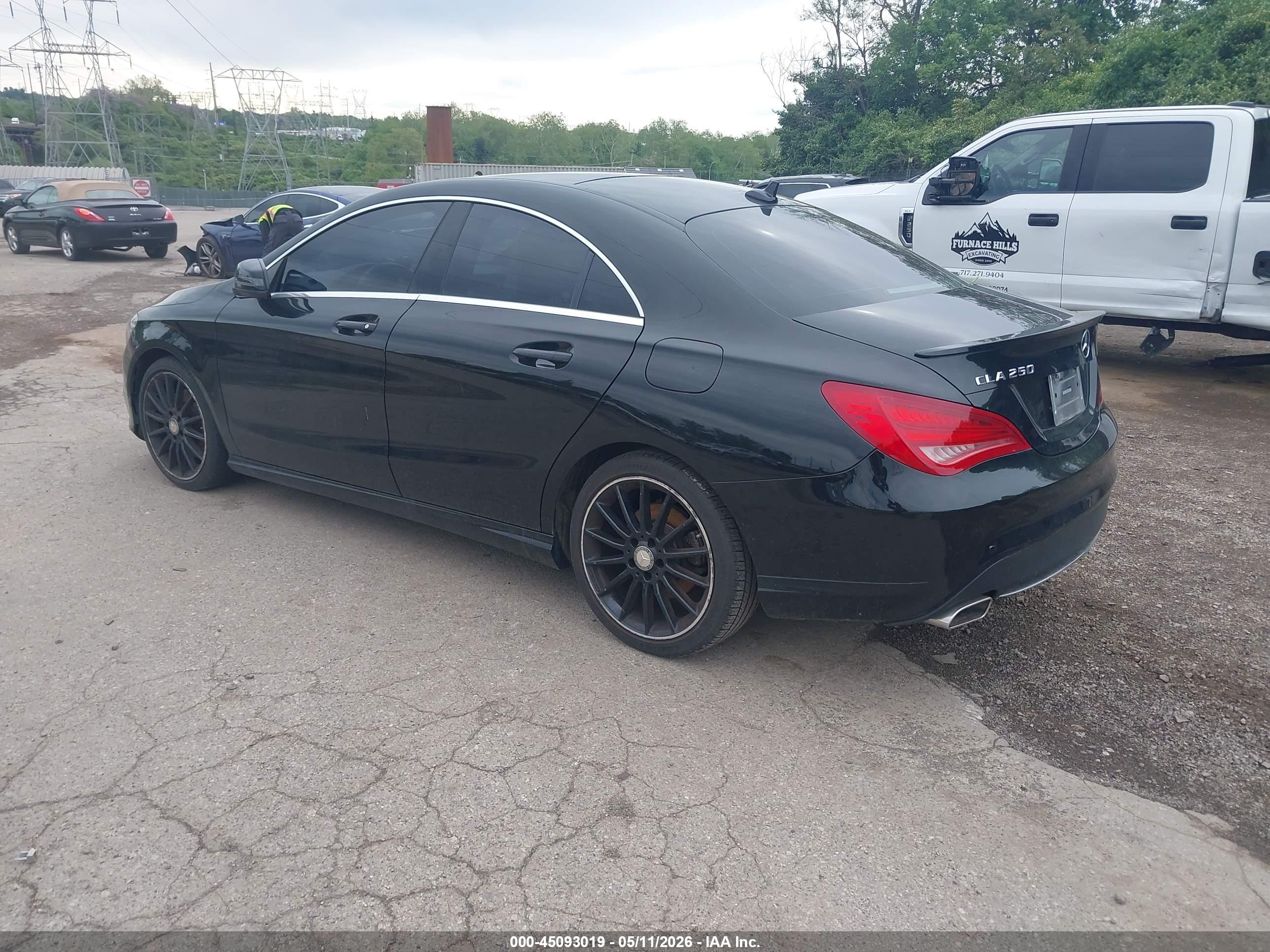 MERCEDES-BENZ CLA image 3