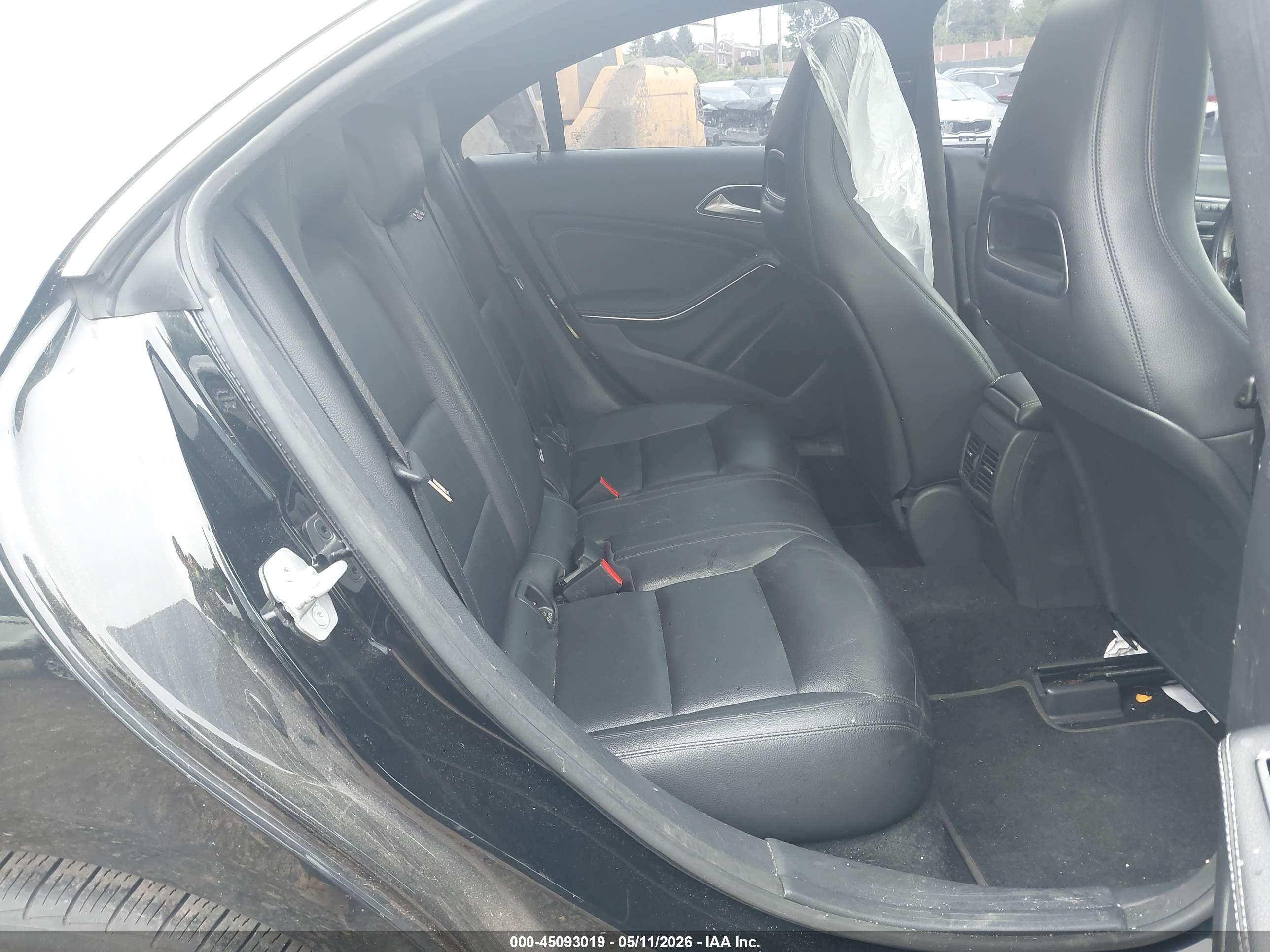 MERCEDES-BENZ CLA image 8