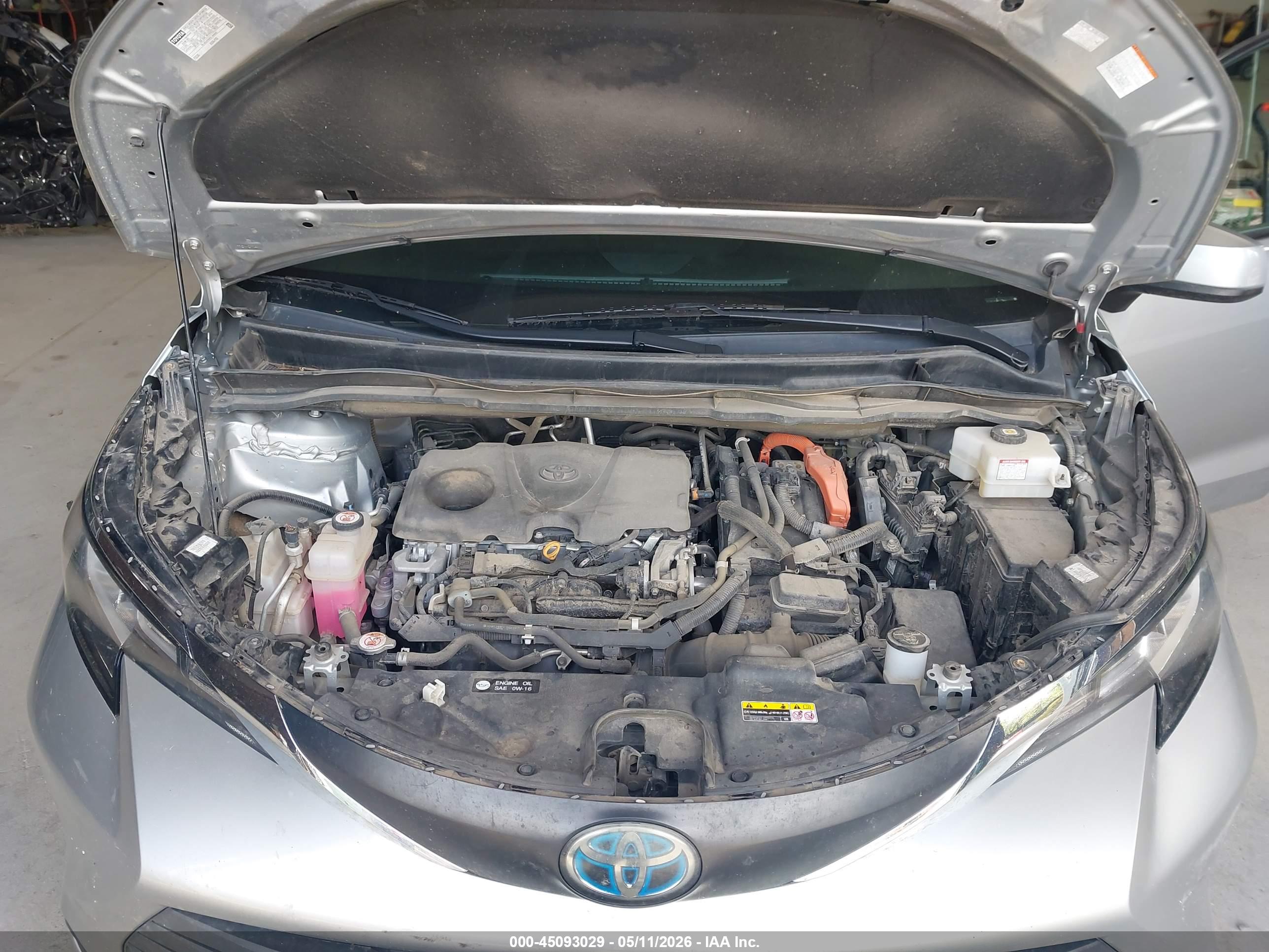 TOYOTA SIENNA image 10