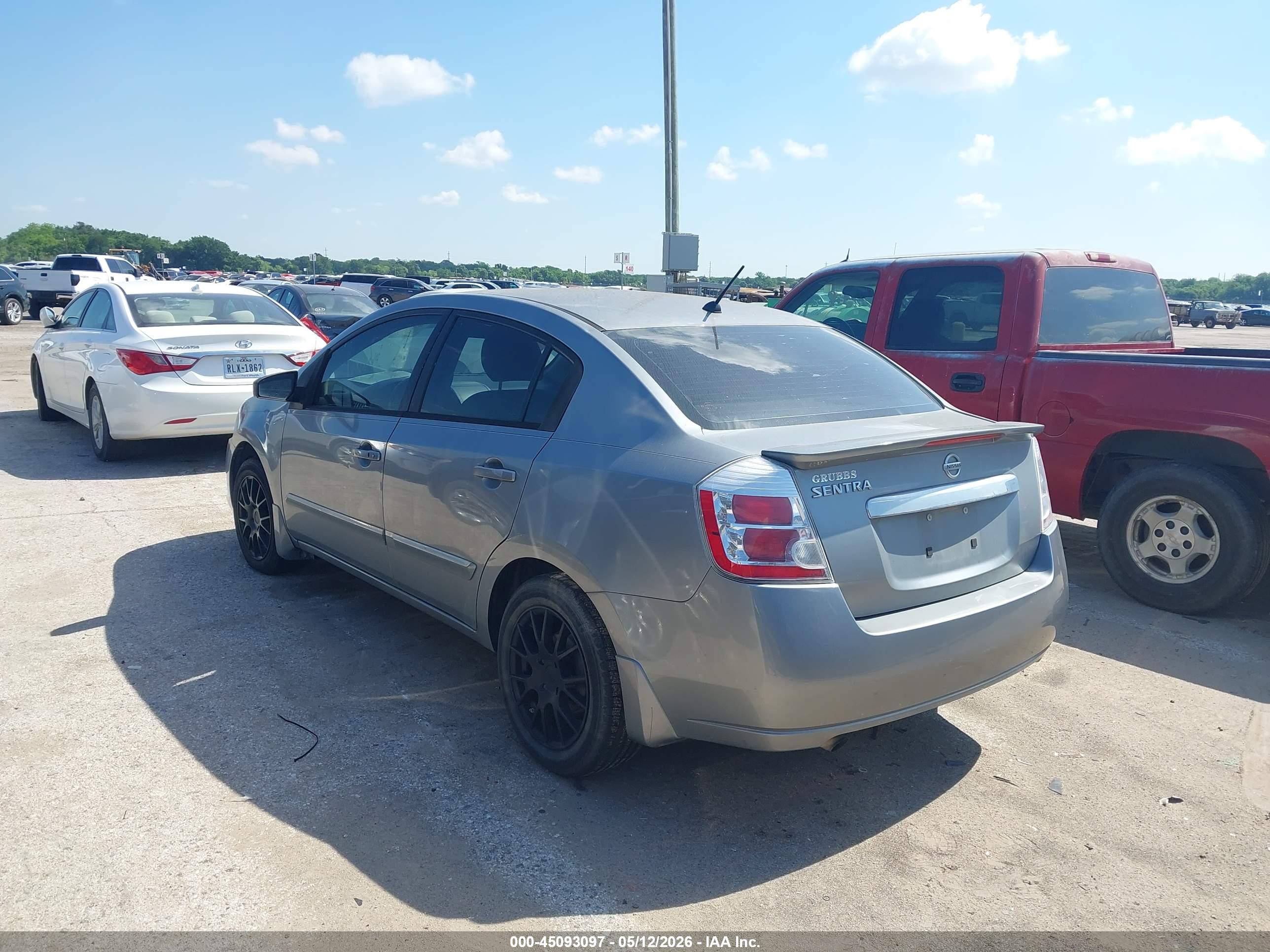 NISSAN SENTRA image 3