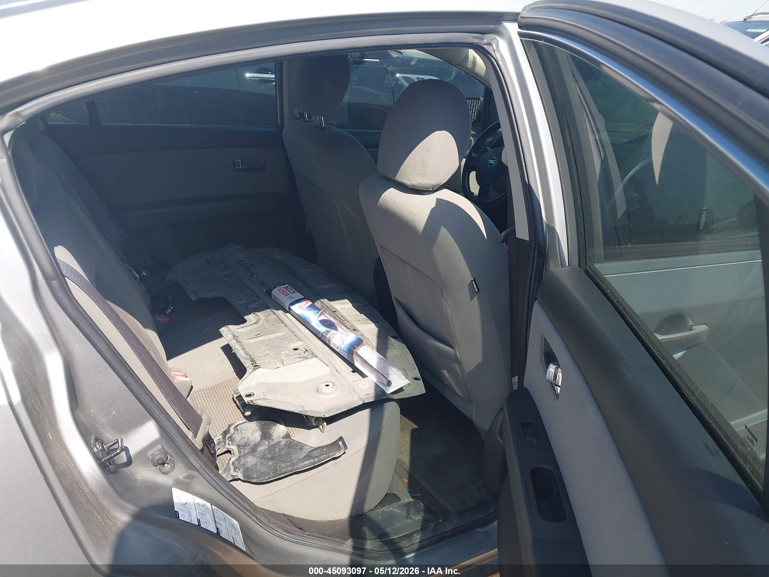 NISSAN SENTRA image 8