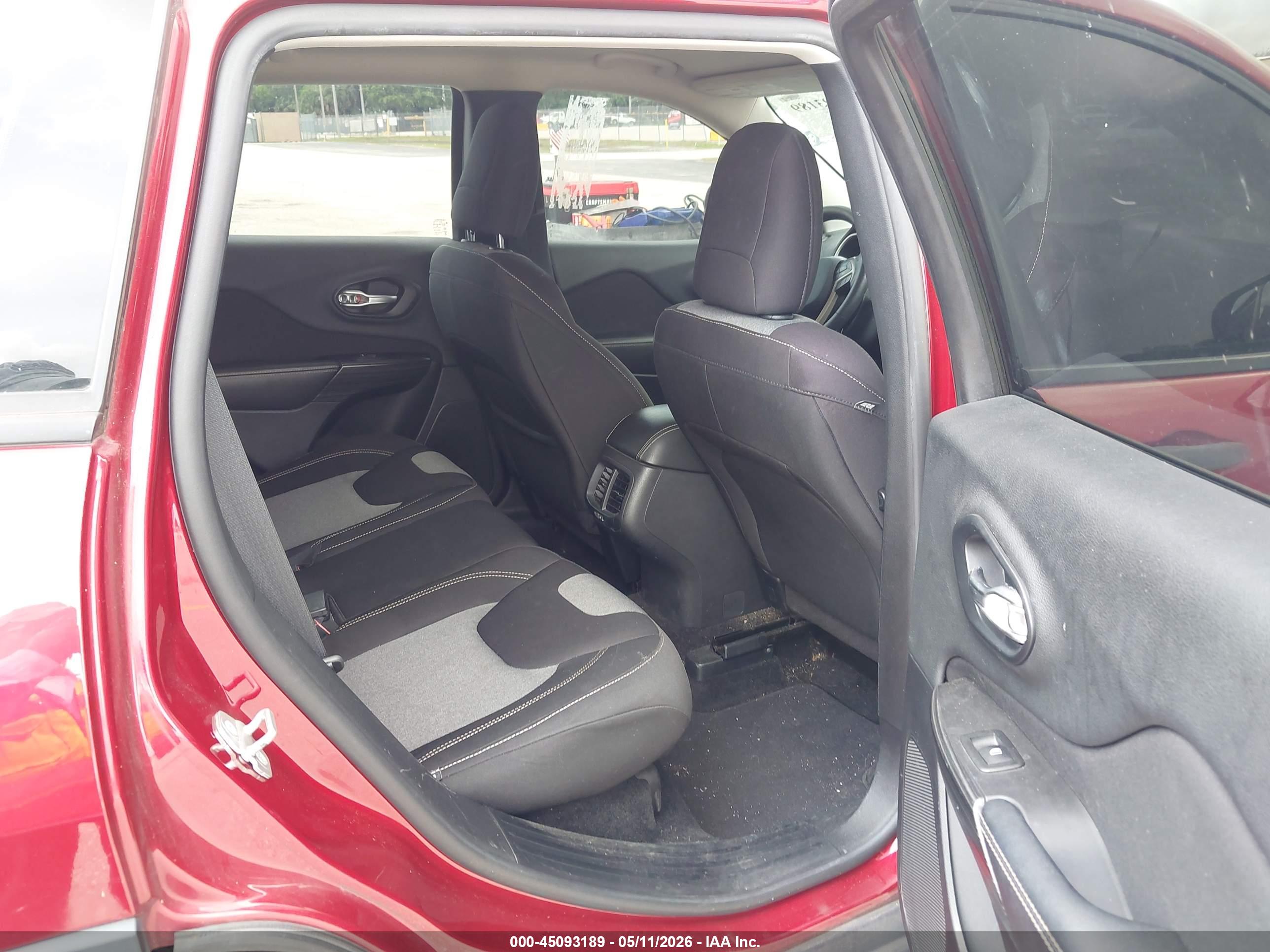 JEEP CHEROKEE image 8
