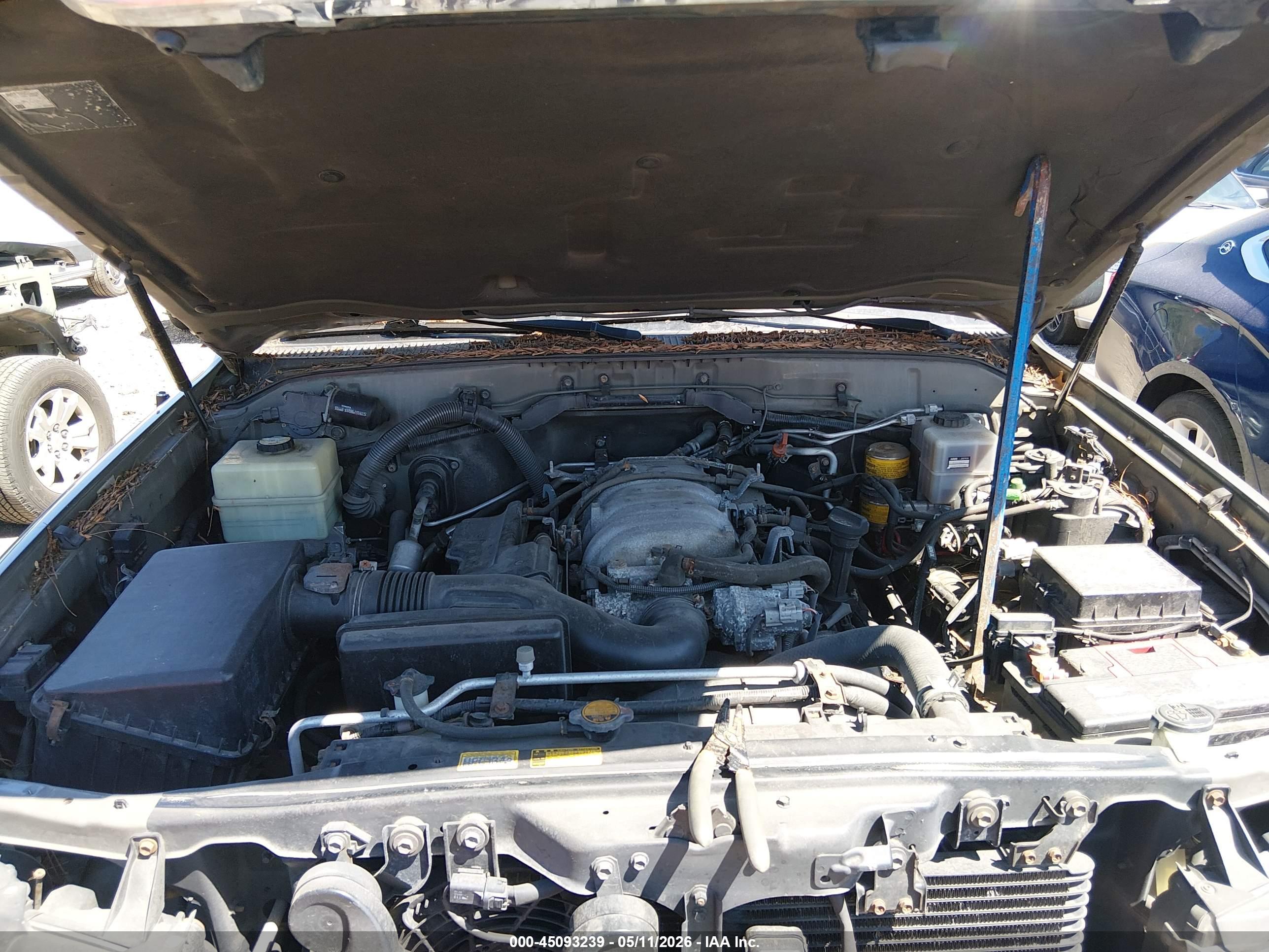 LEXUS LX image 10