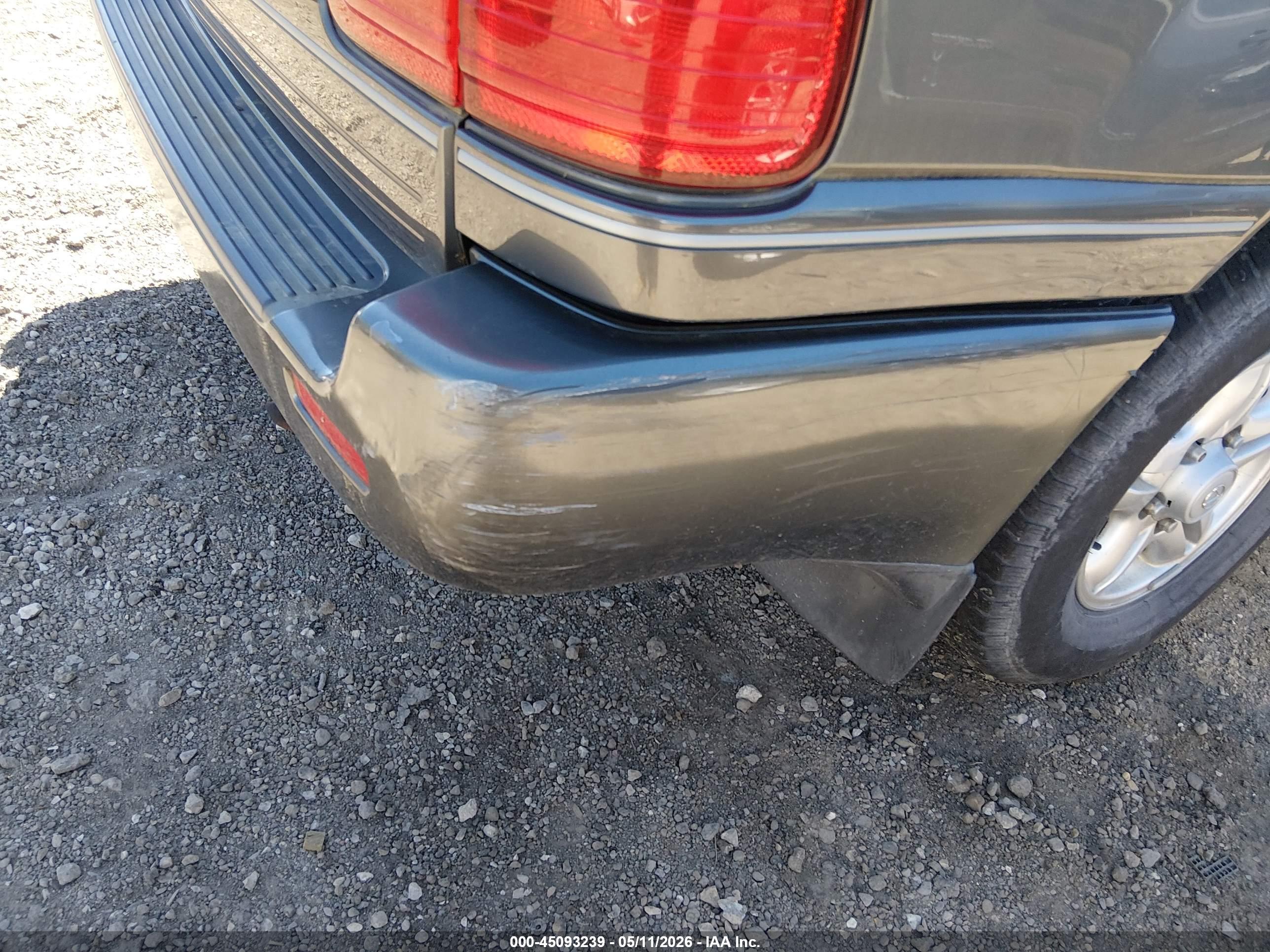 LEXUS LX image 6