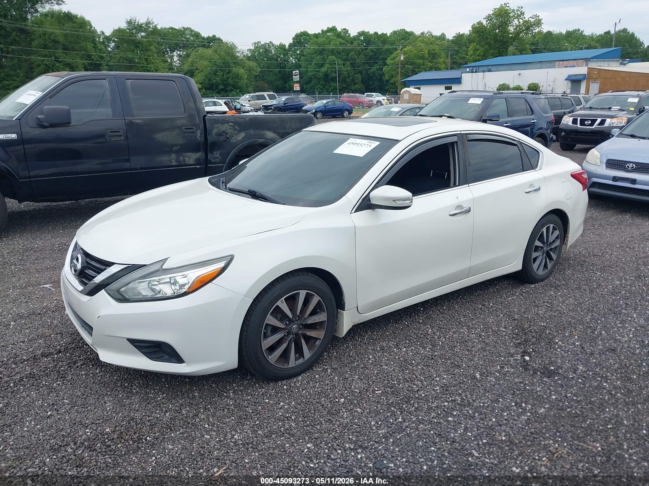 NISSAN ALTIMA image 2