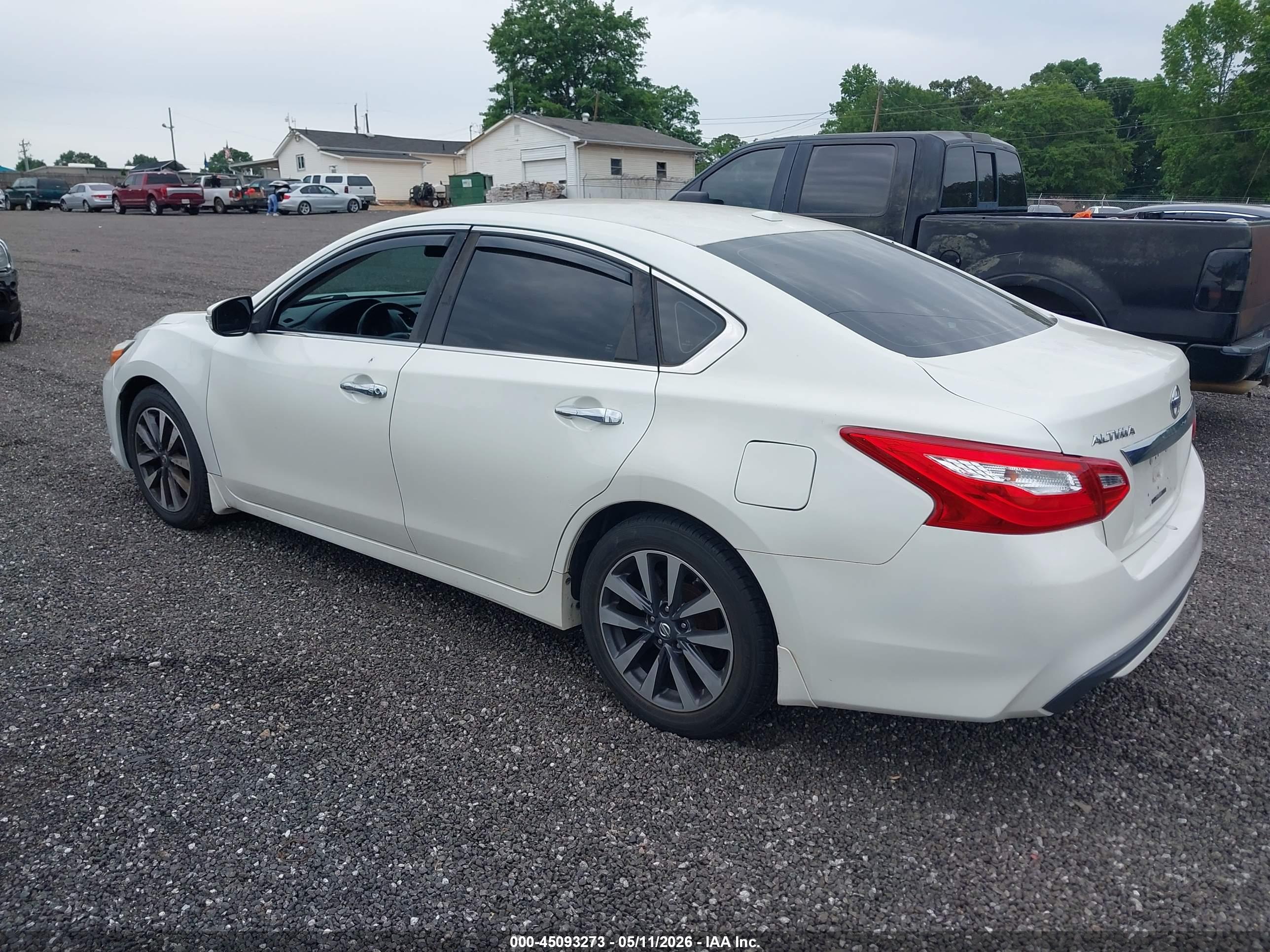 NISSAN ALTIMA image 3