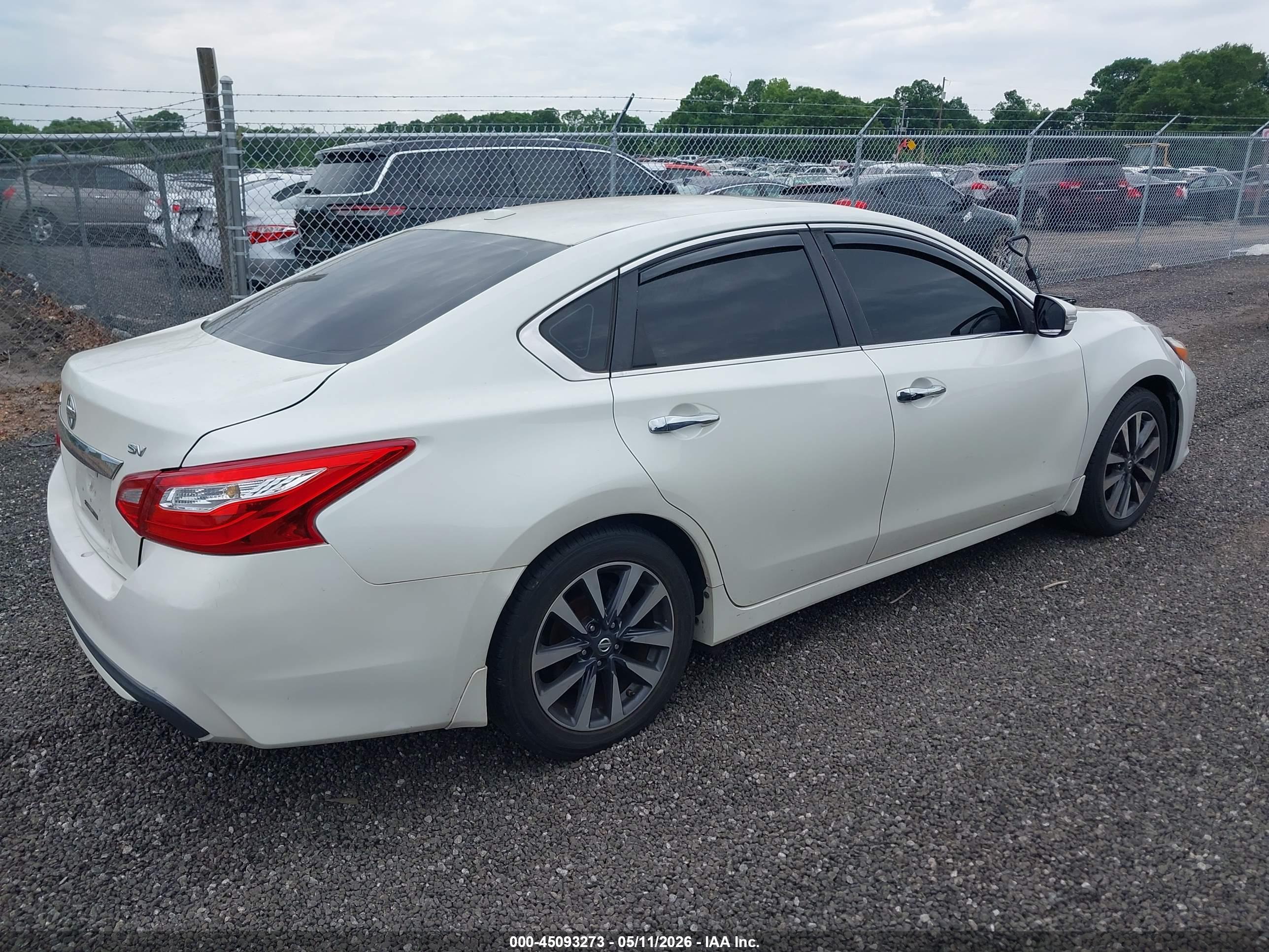 NISSAN ALTIMA image 4