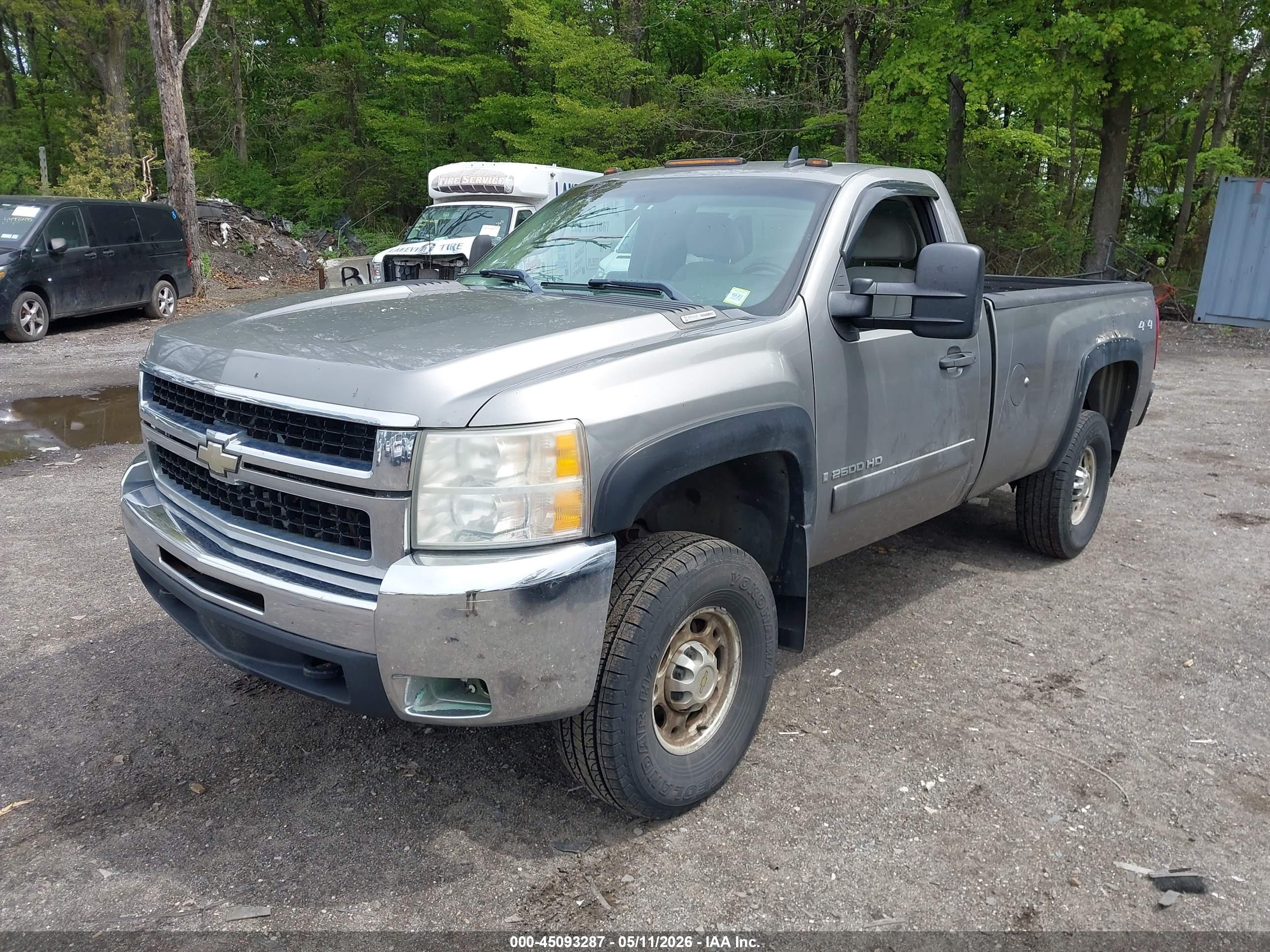 CHEVROLET SILVERADO image 2