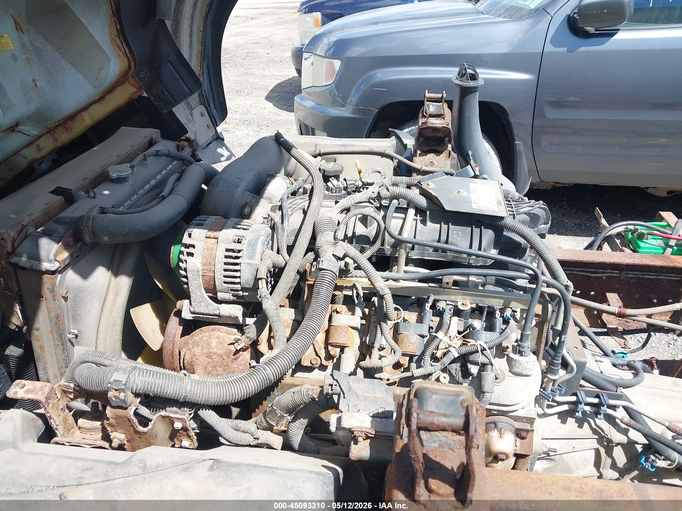 ISUZU NPR image 10