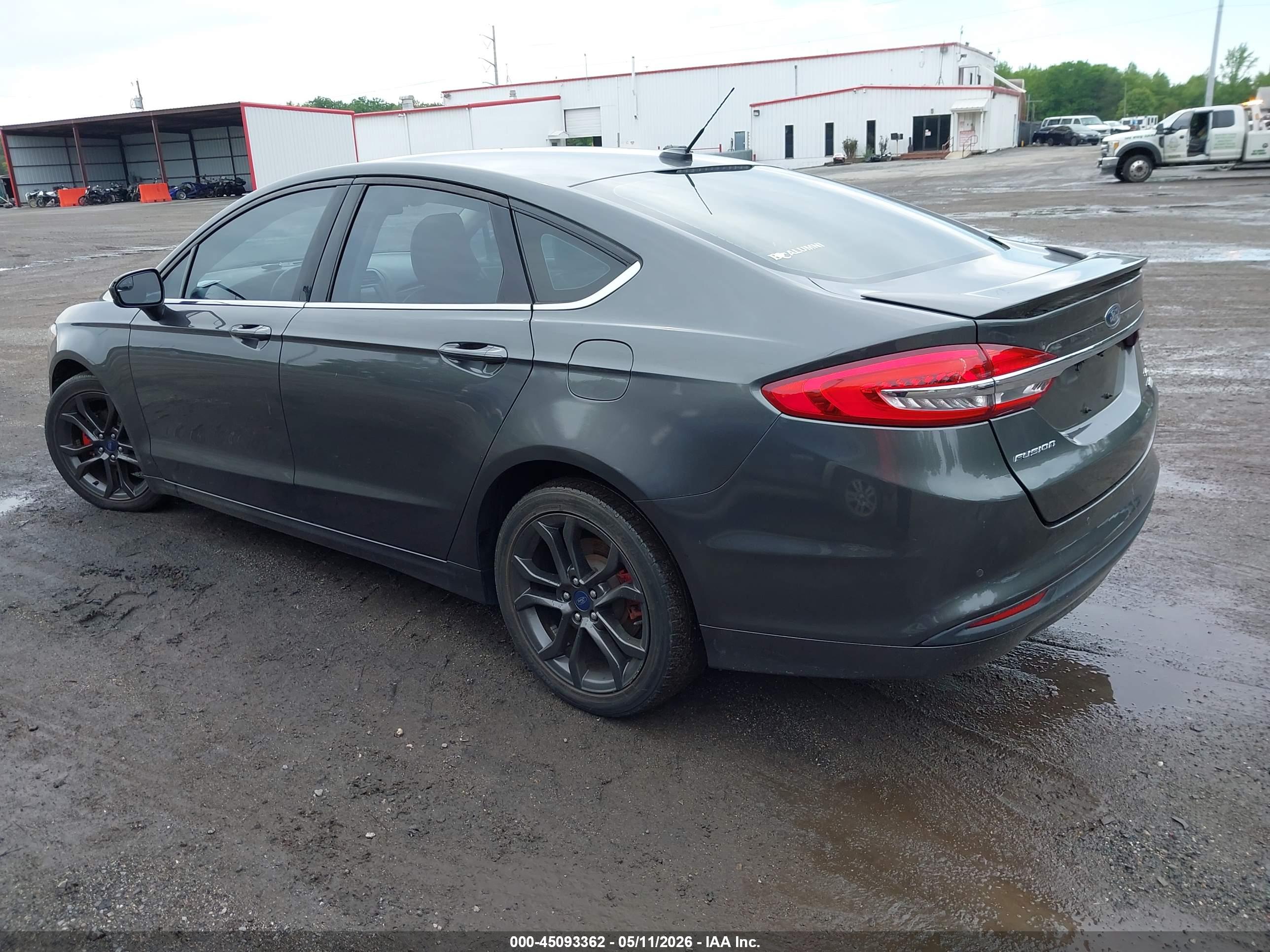 FORD FUSION image 3