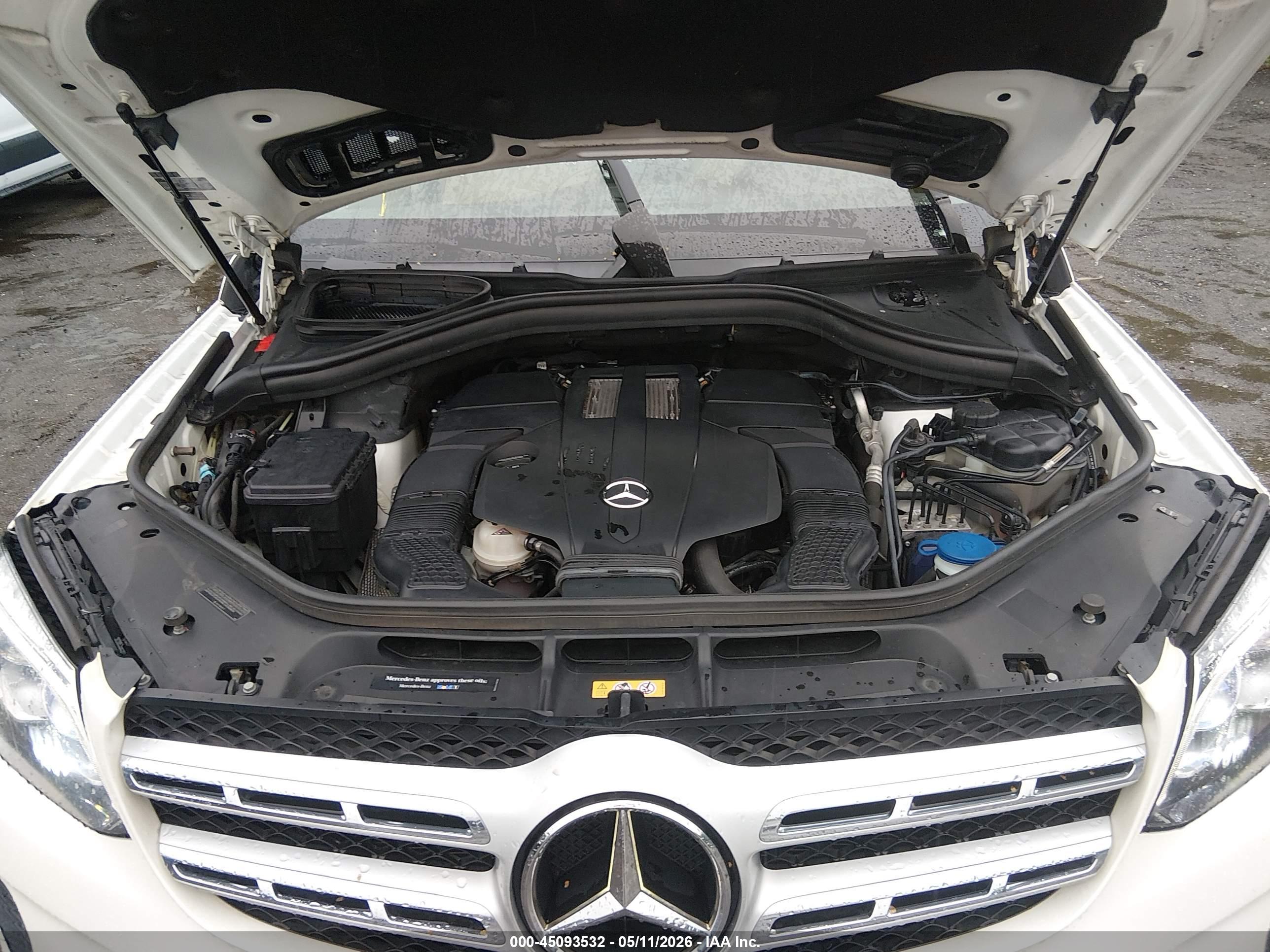 MERCEDES-BENZ GLS image 10
