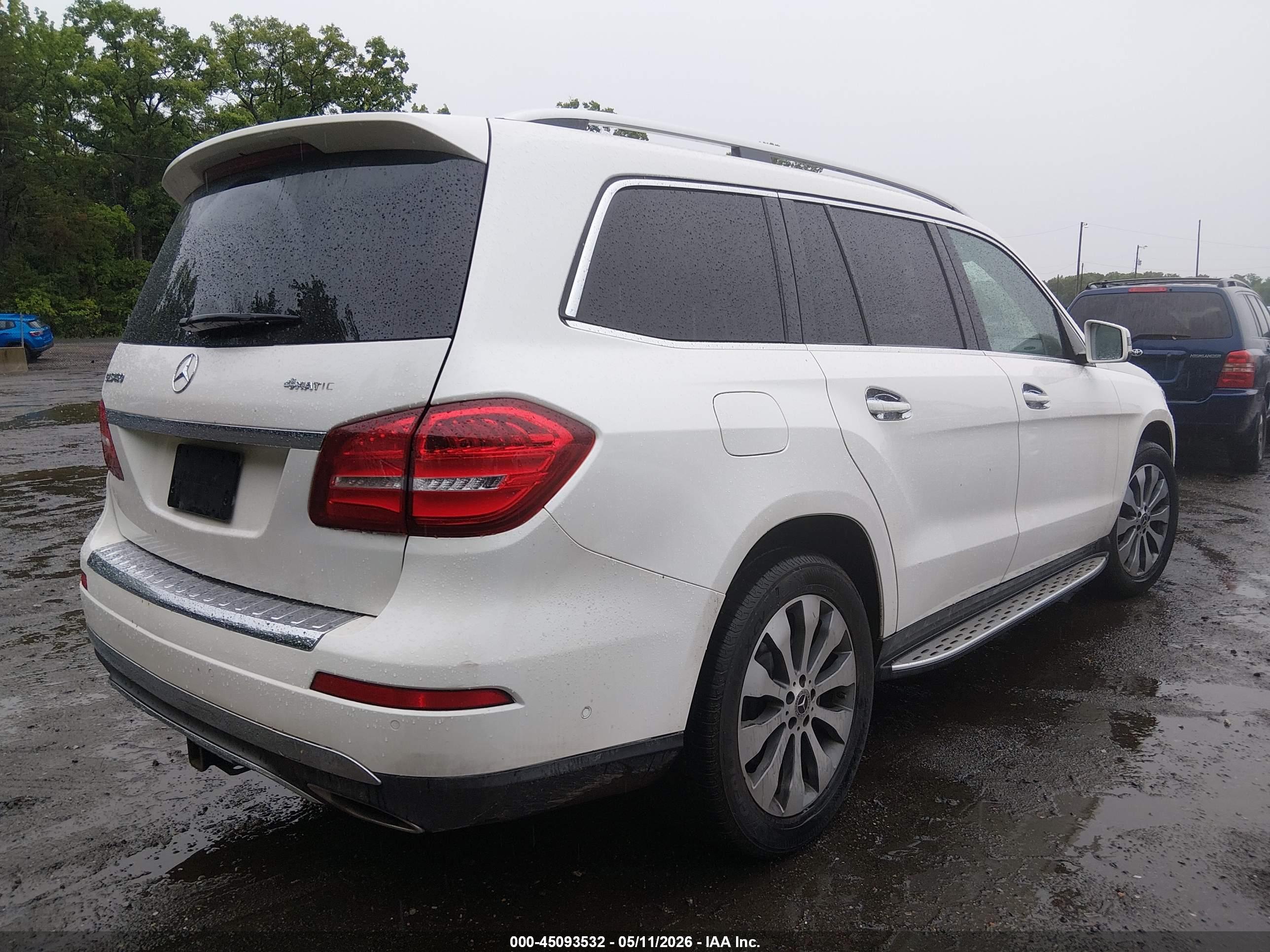 MERCEDES-BENZ GLS image 4