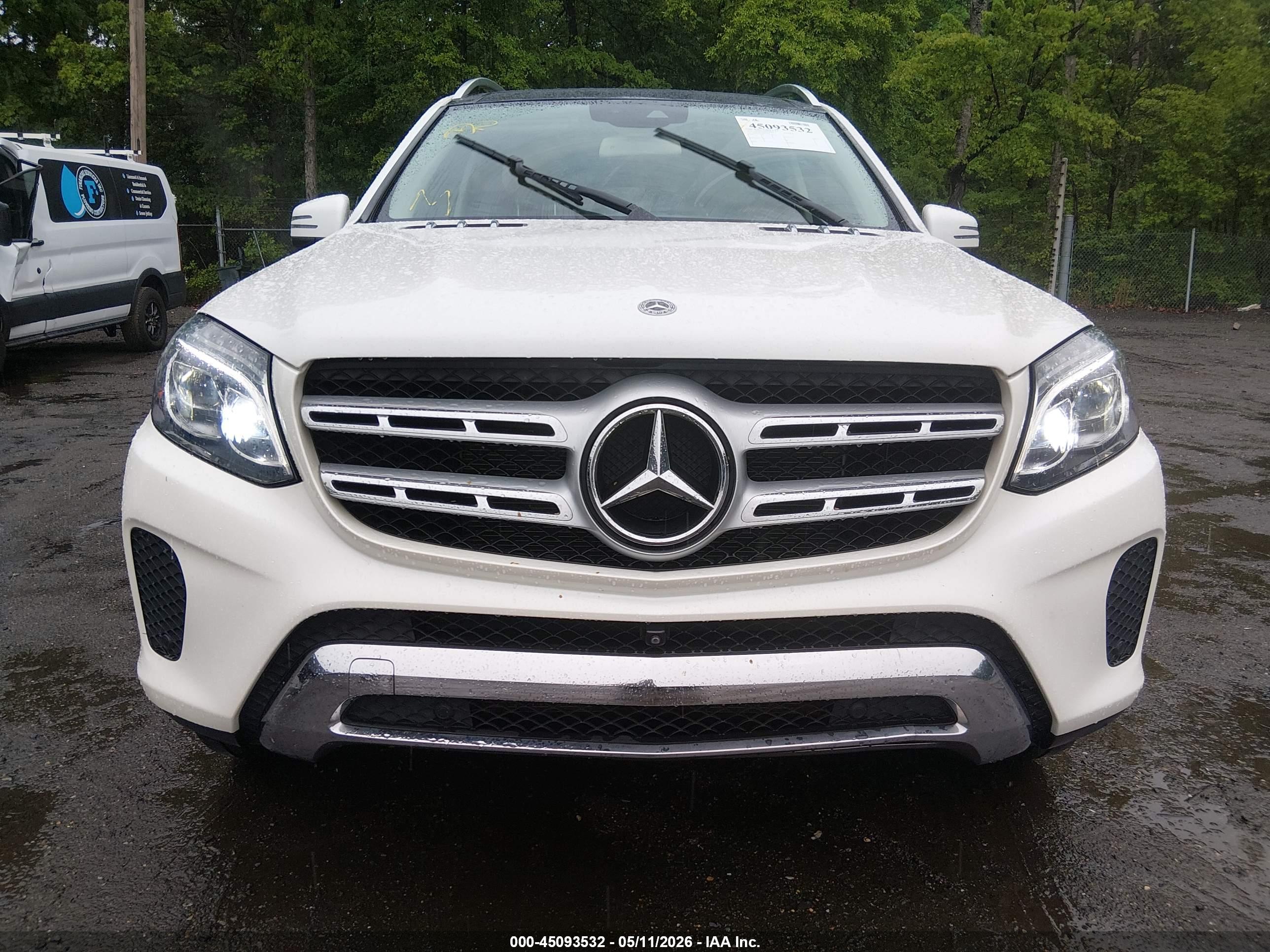 MERCEDES-BENZ GLS image 6