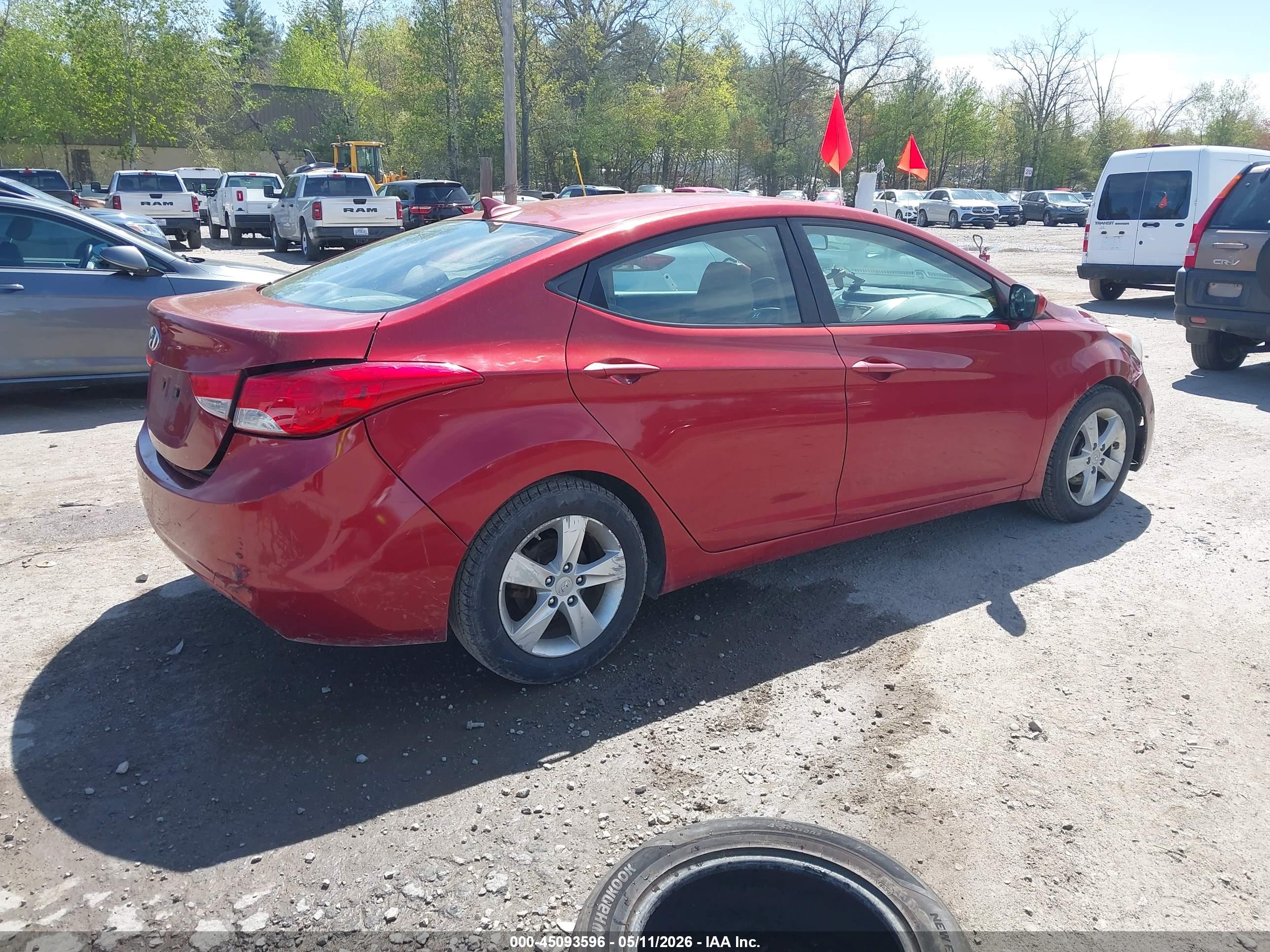 HYUNDAI ELANTRA image 4