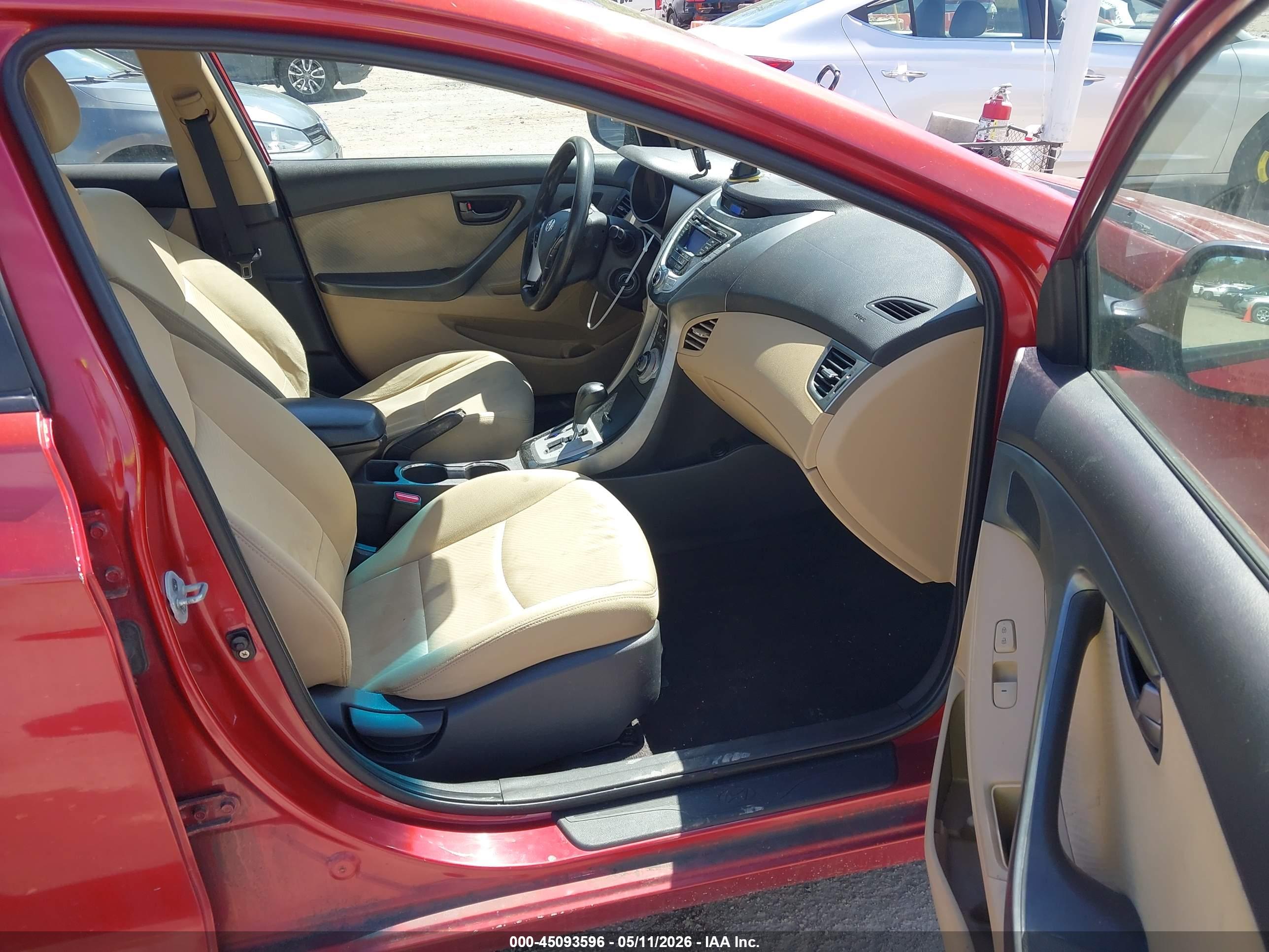 HYUNDAI ELANTRA image 5