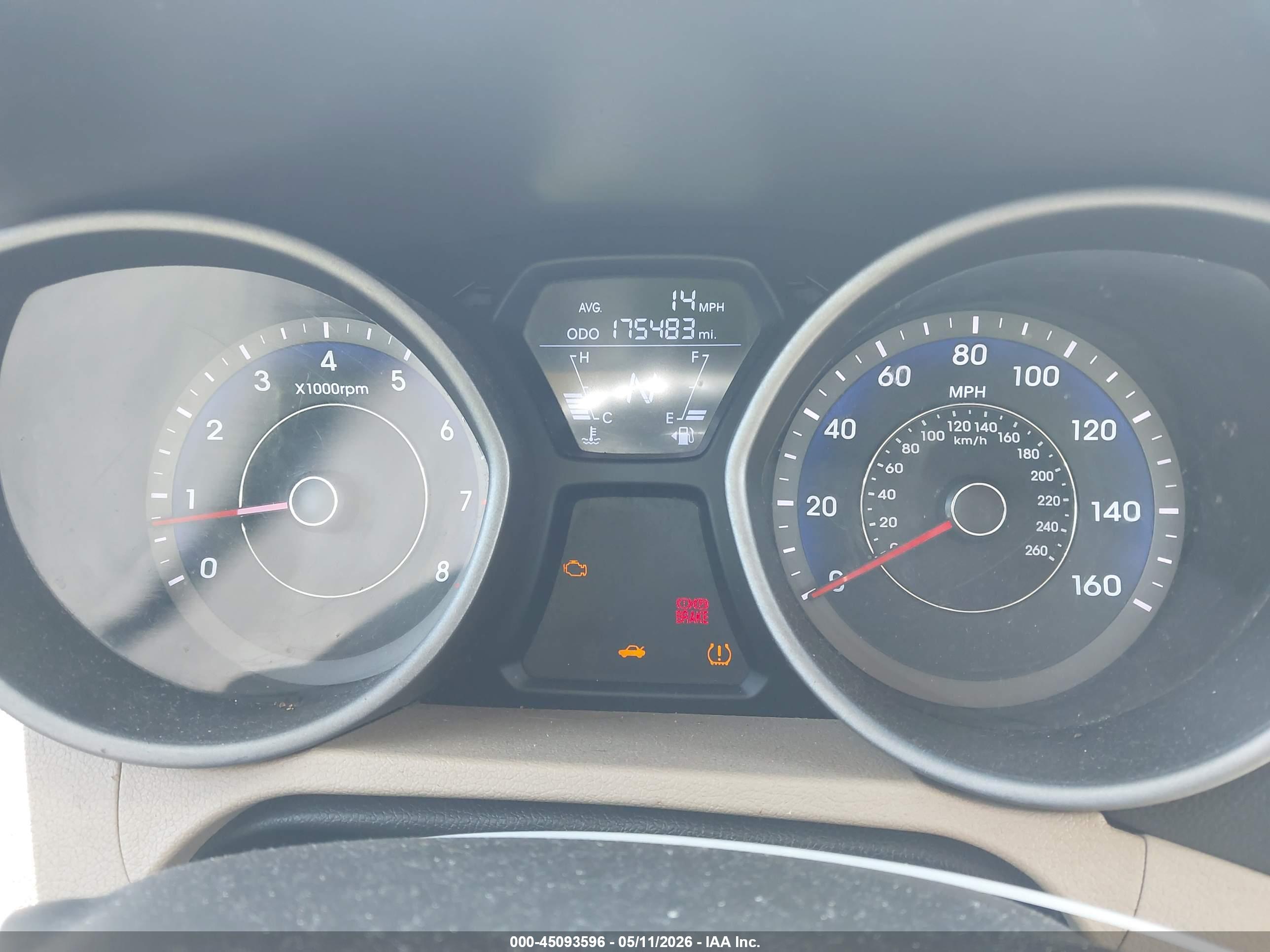 HYUNDAI ELANTRA image 7