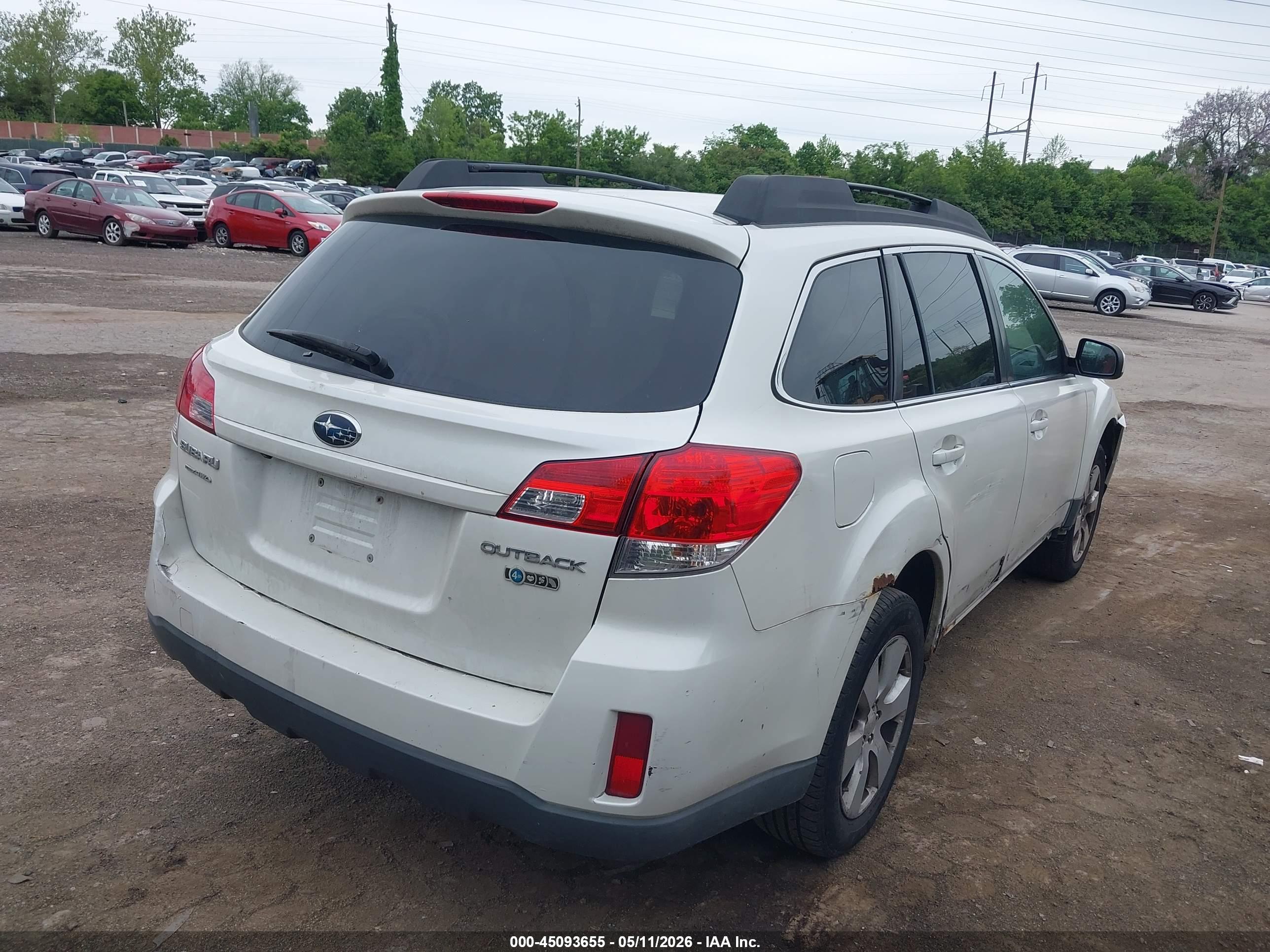 SUBARU OUTBACK image 4