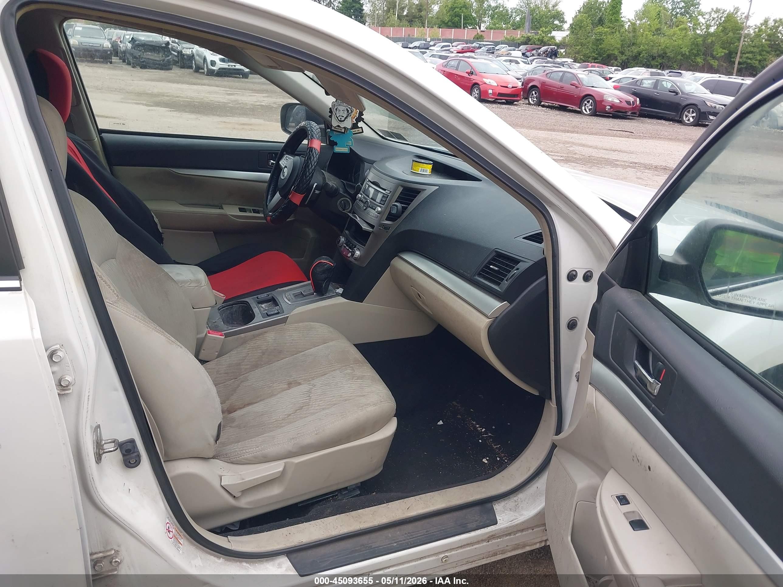 SUBARU OUTBACK image 5