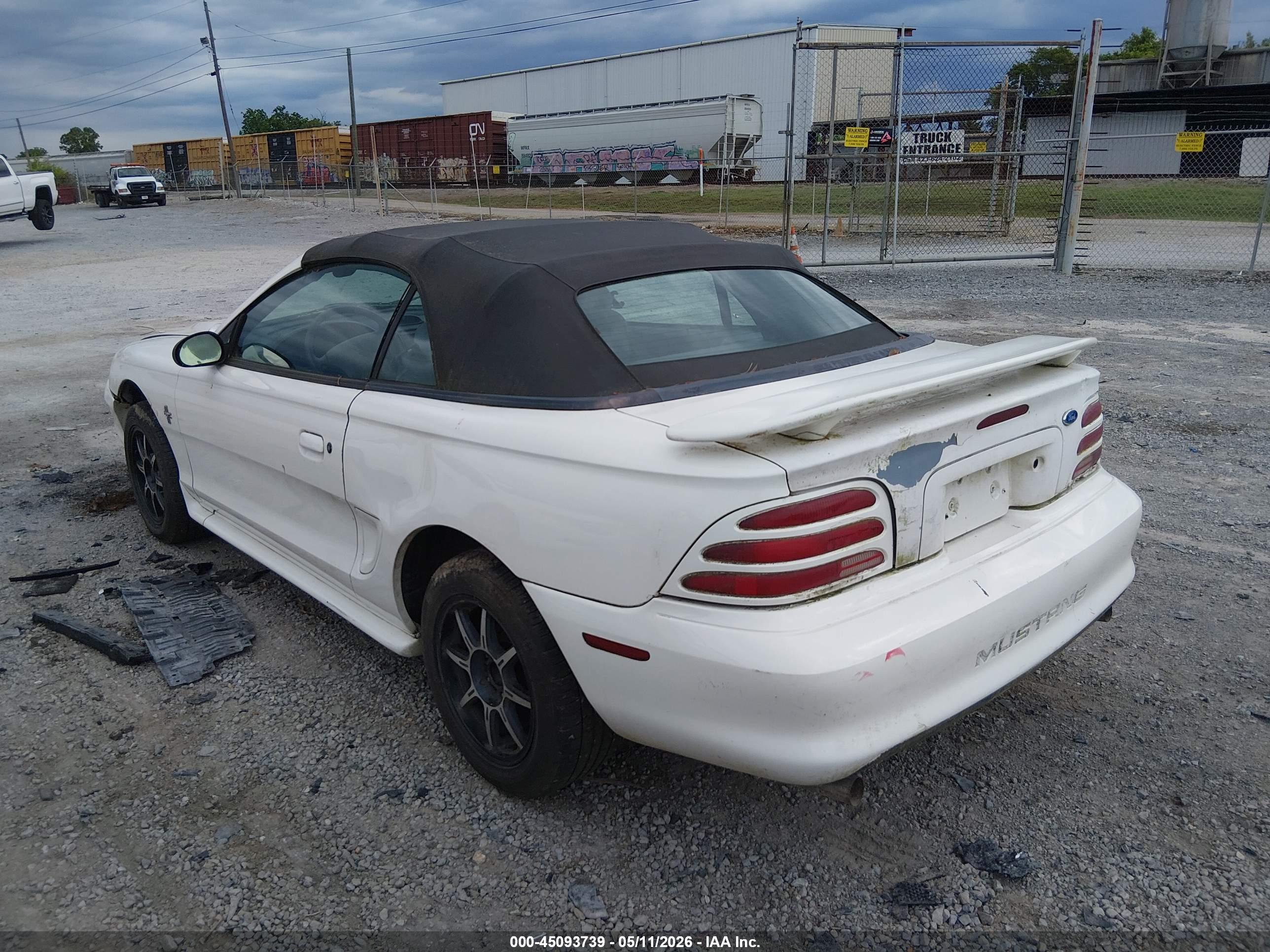 FORD MUSTANG image 3