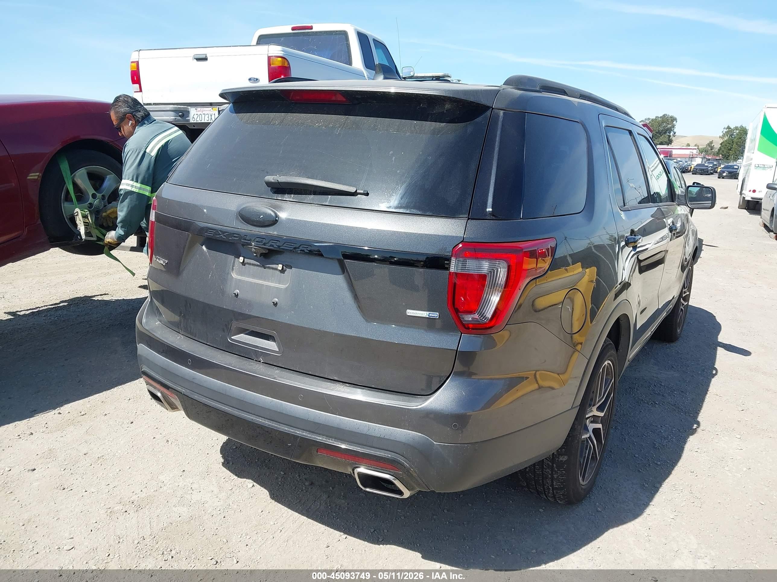 FORD EXPLORER image 4