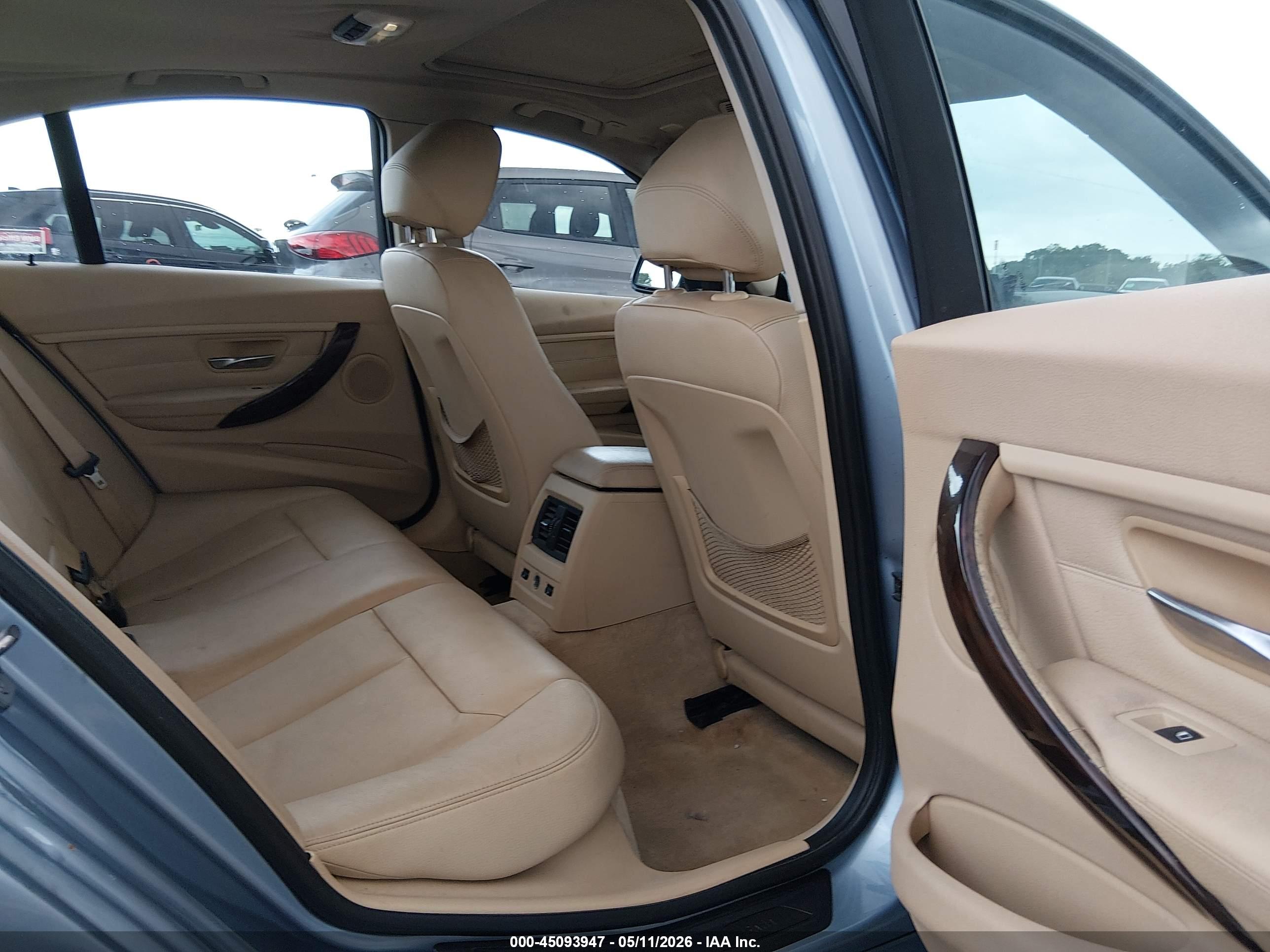 BMW 328I image 8