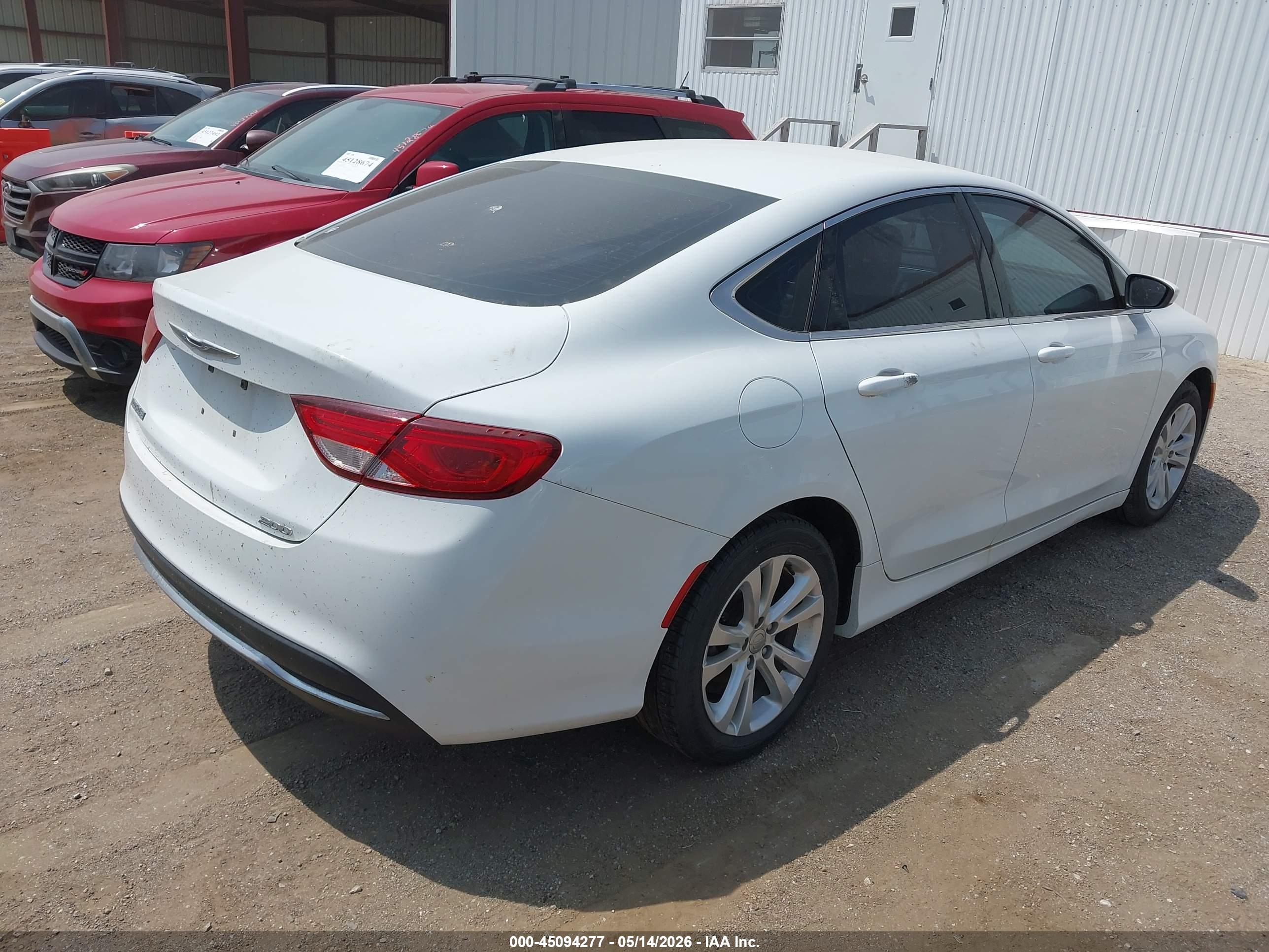 CHRYSLER 200 image 4