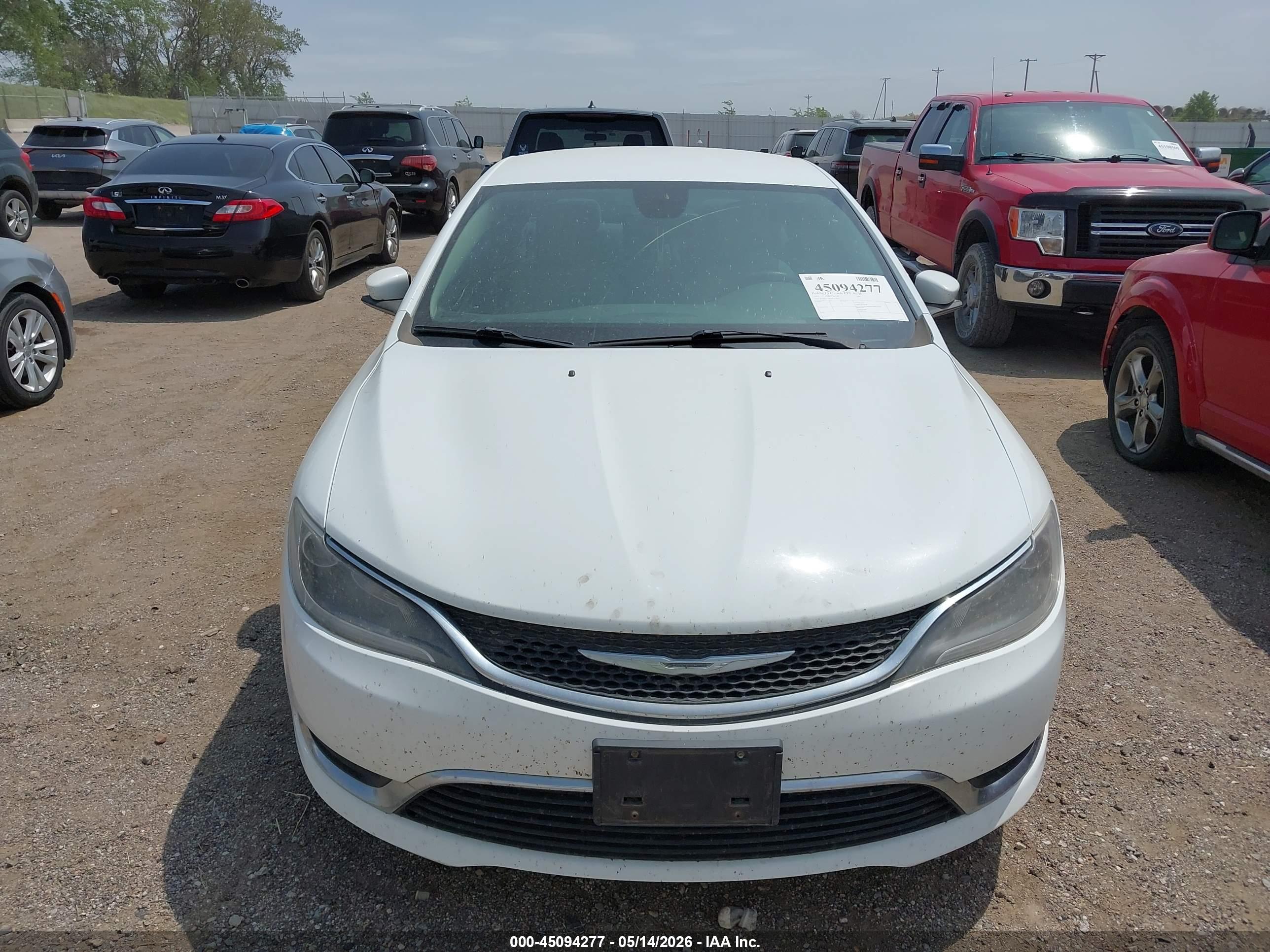 CHRYSLER 200 image 6