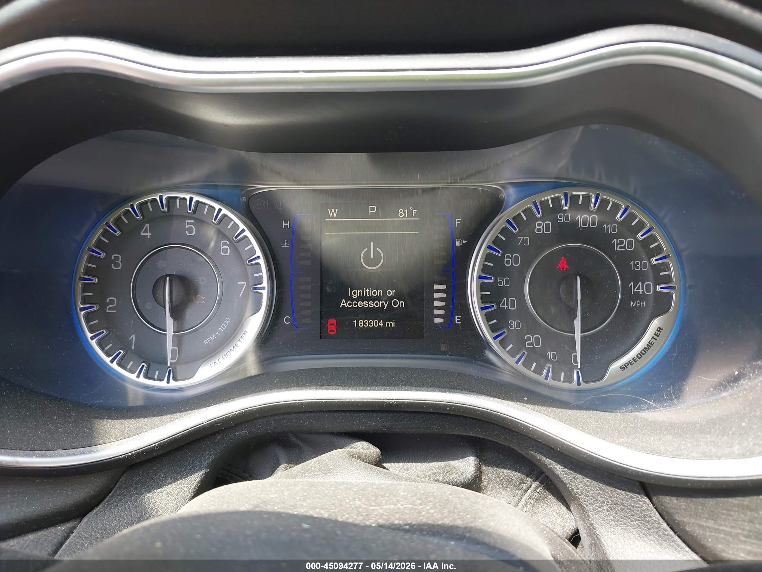 CHRYSLER 200 image 7