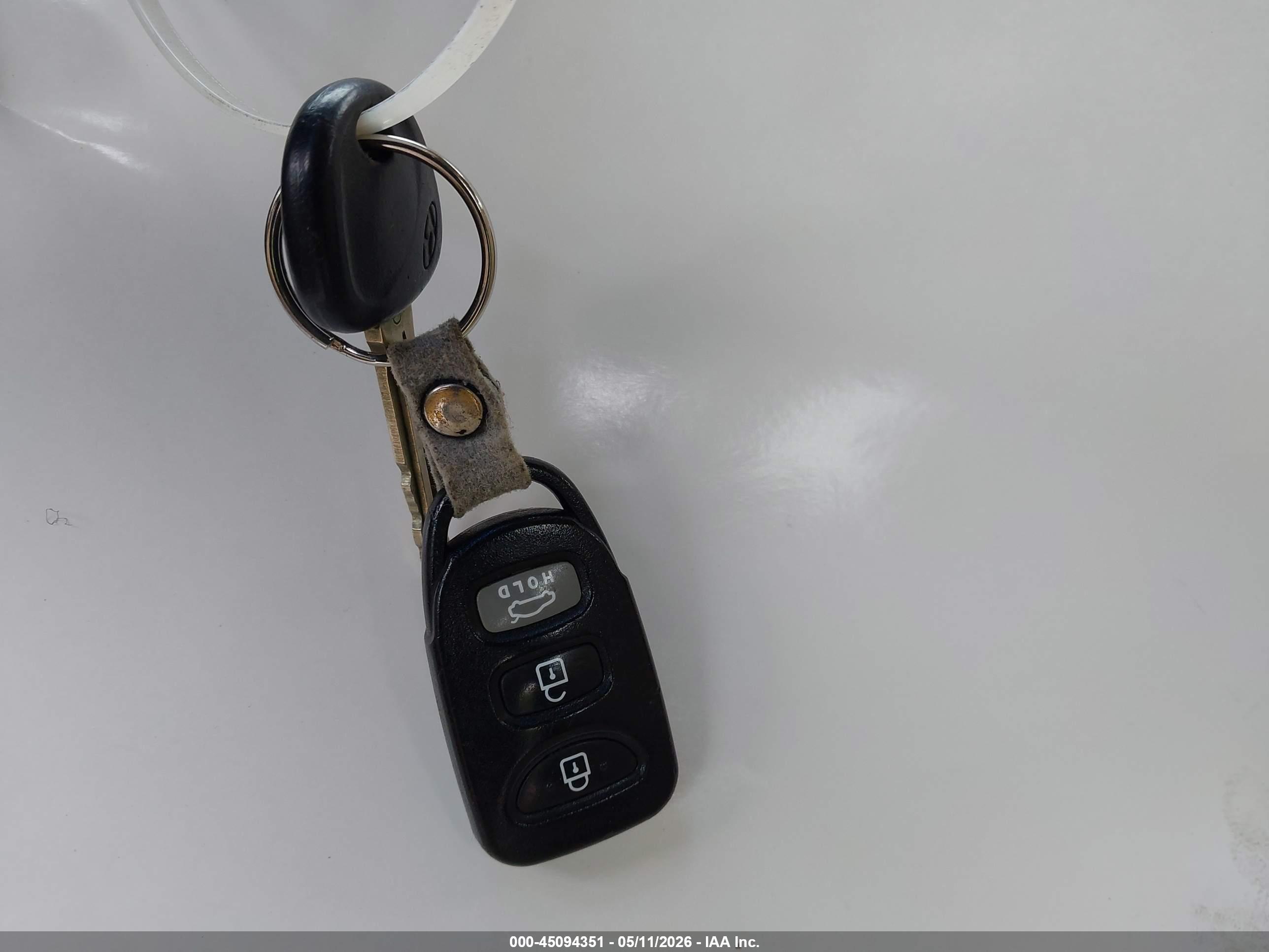 HYUNDAI ELANTRA image 11