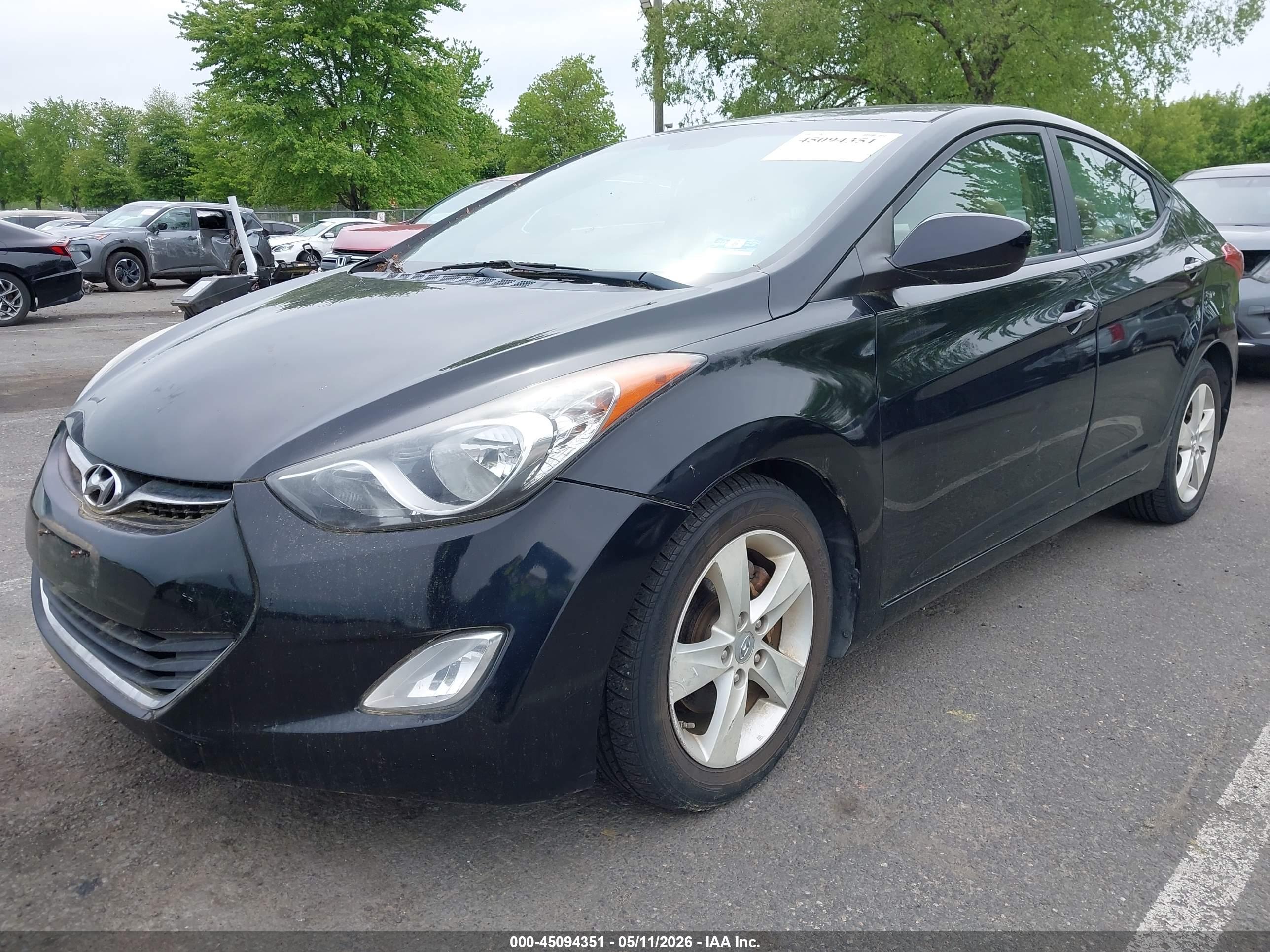 HYUNDAI ELANTRA image 2
