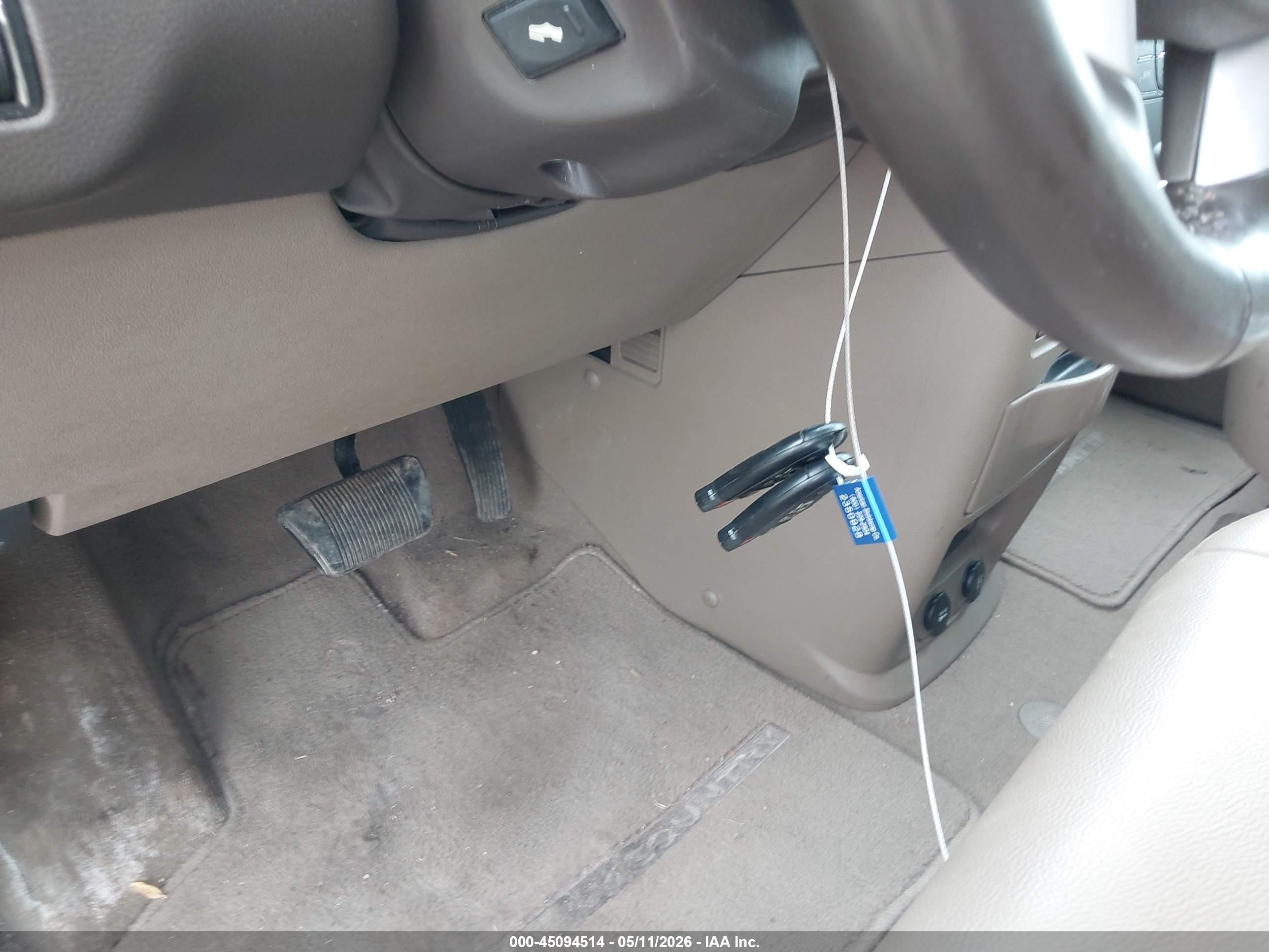 CHRYSLER TOWN image 11