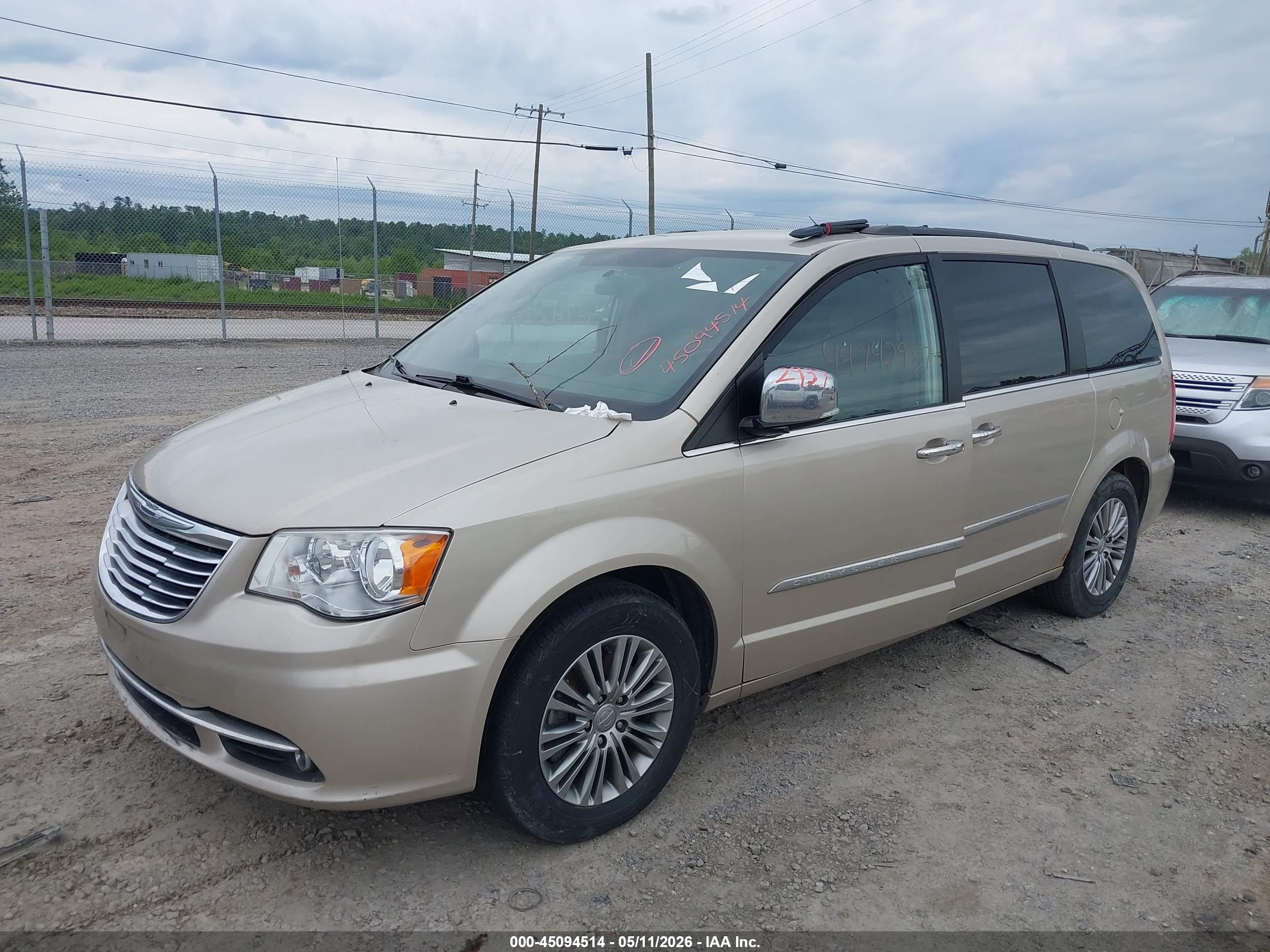 CHRYSLER TOWN image 6