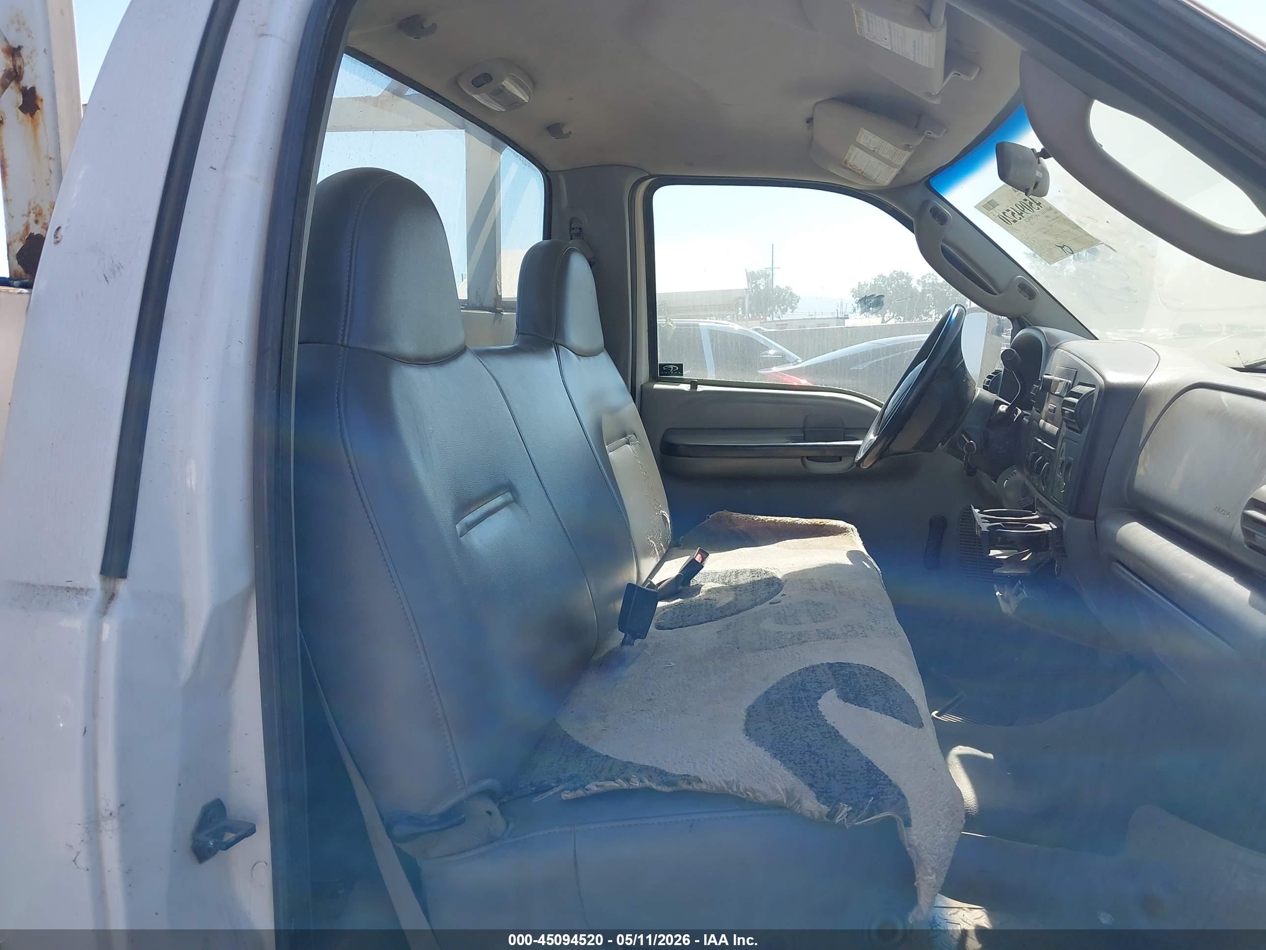 FORD F-350 image 8