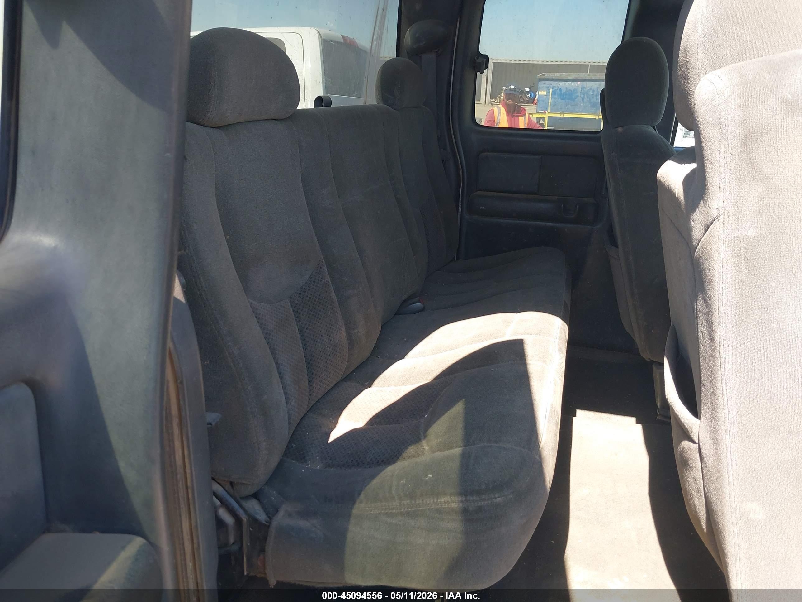 CHEVROLET SILVERADO image 8