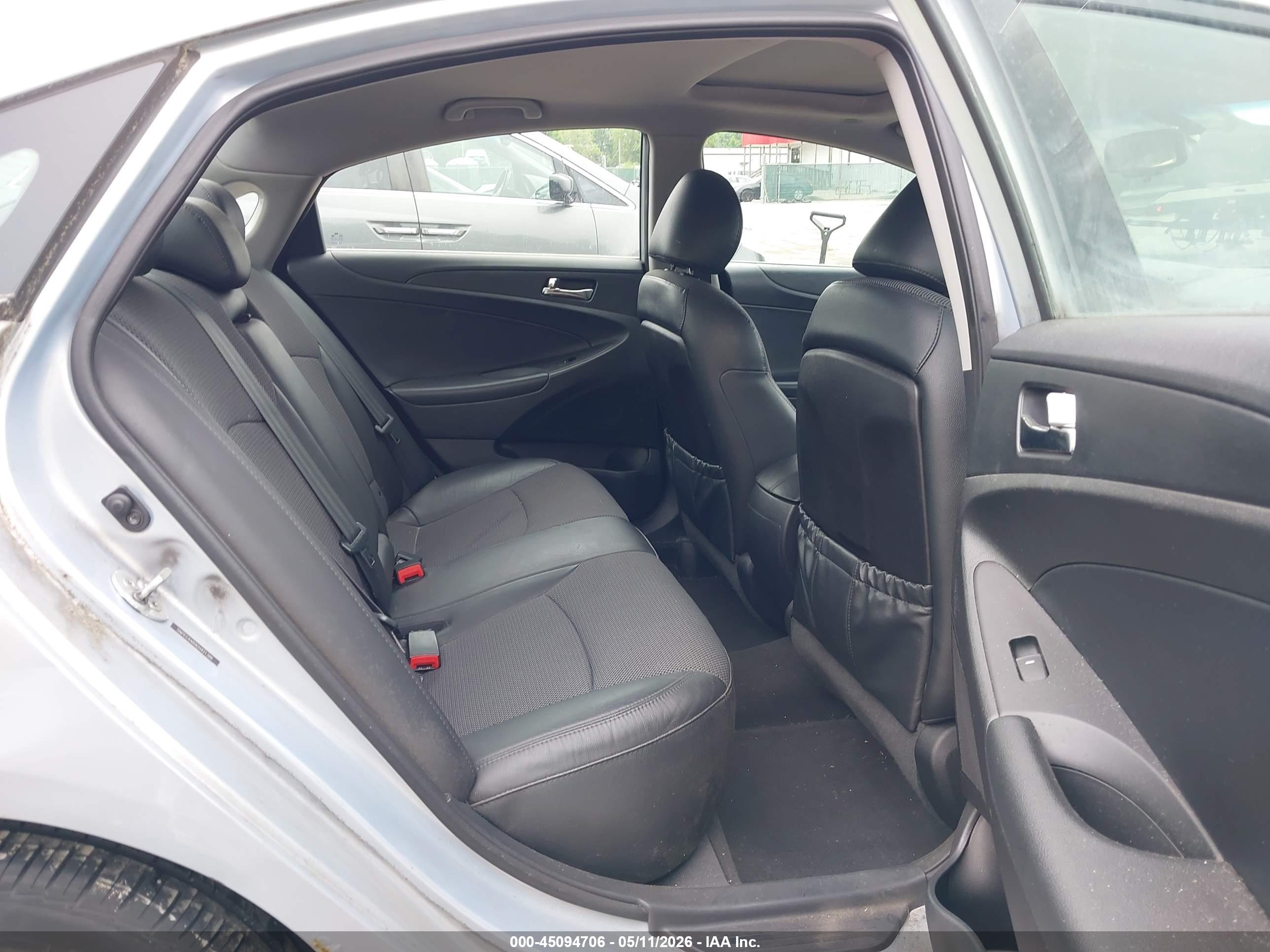 HYUNDAI SONATA image 8
