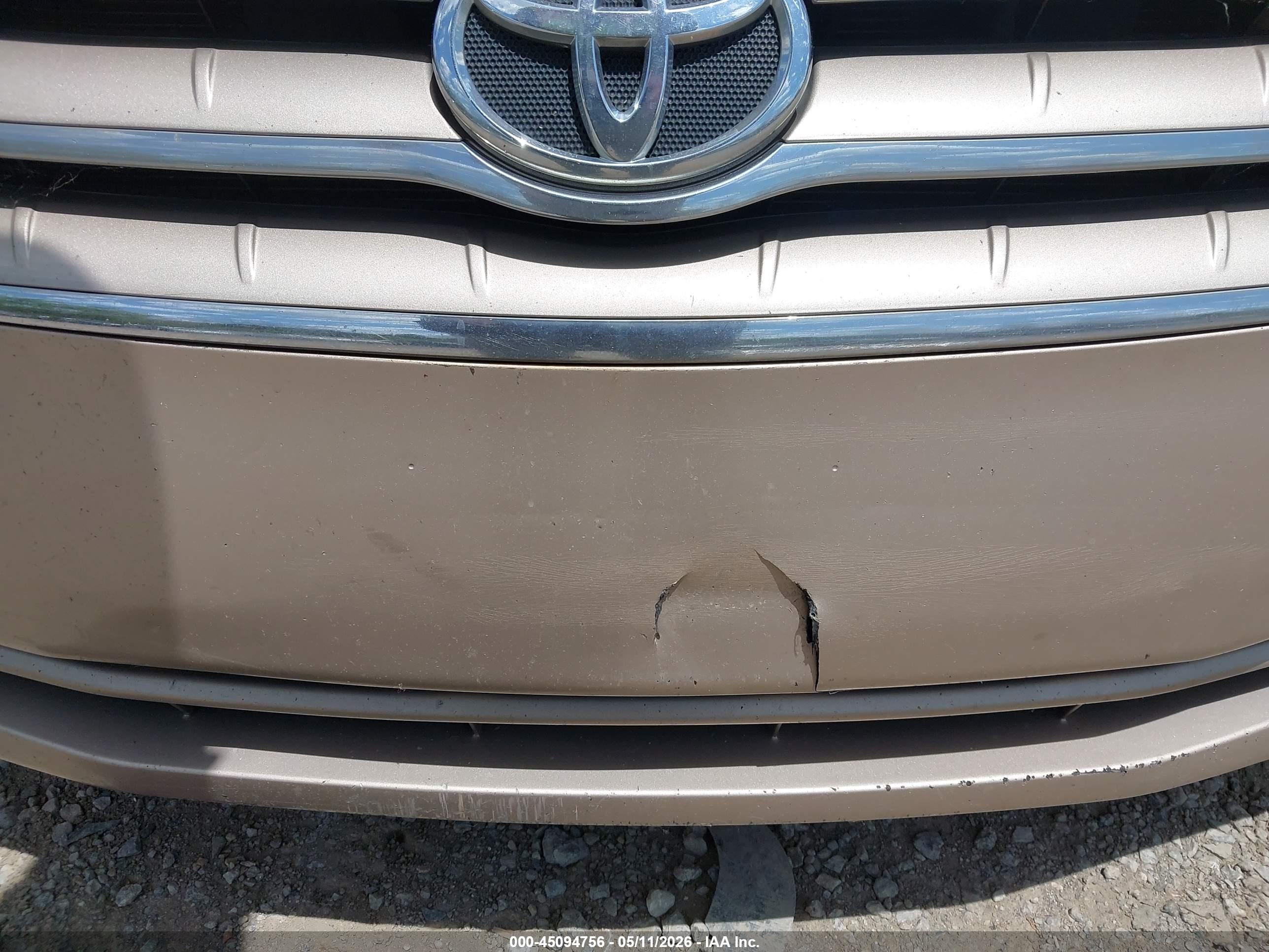 TOYOTA AVALON image 6