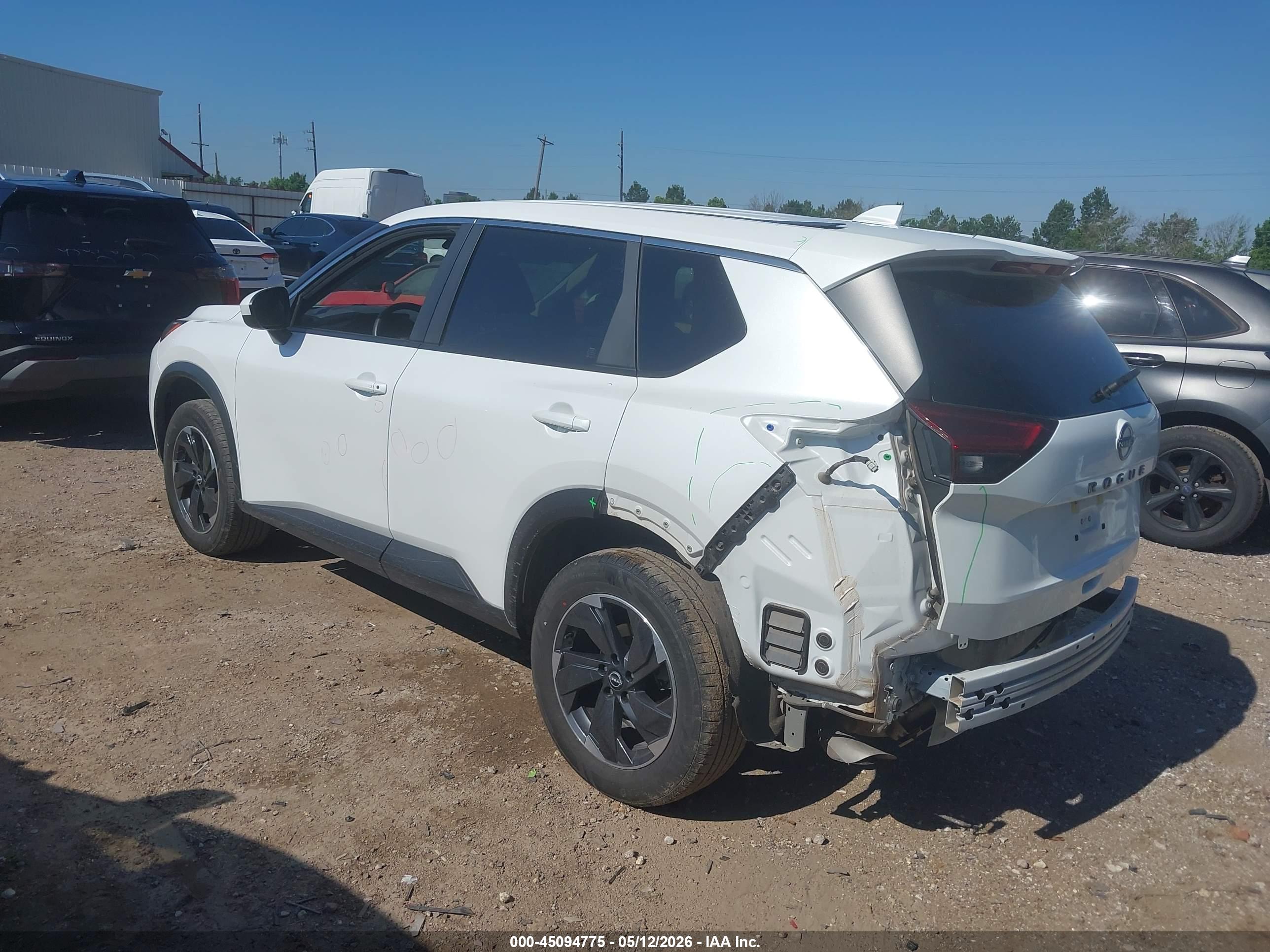 NISSAN ROGUE image 3