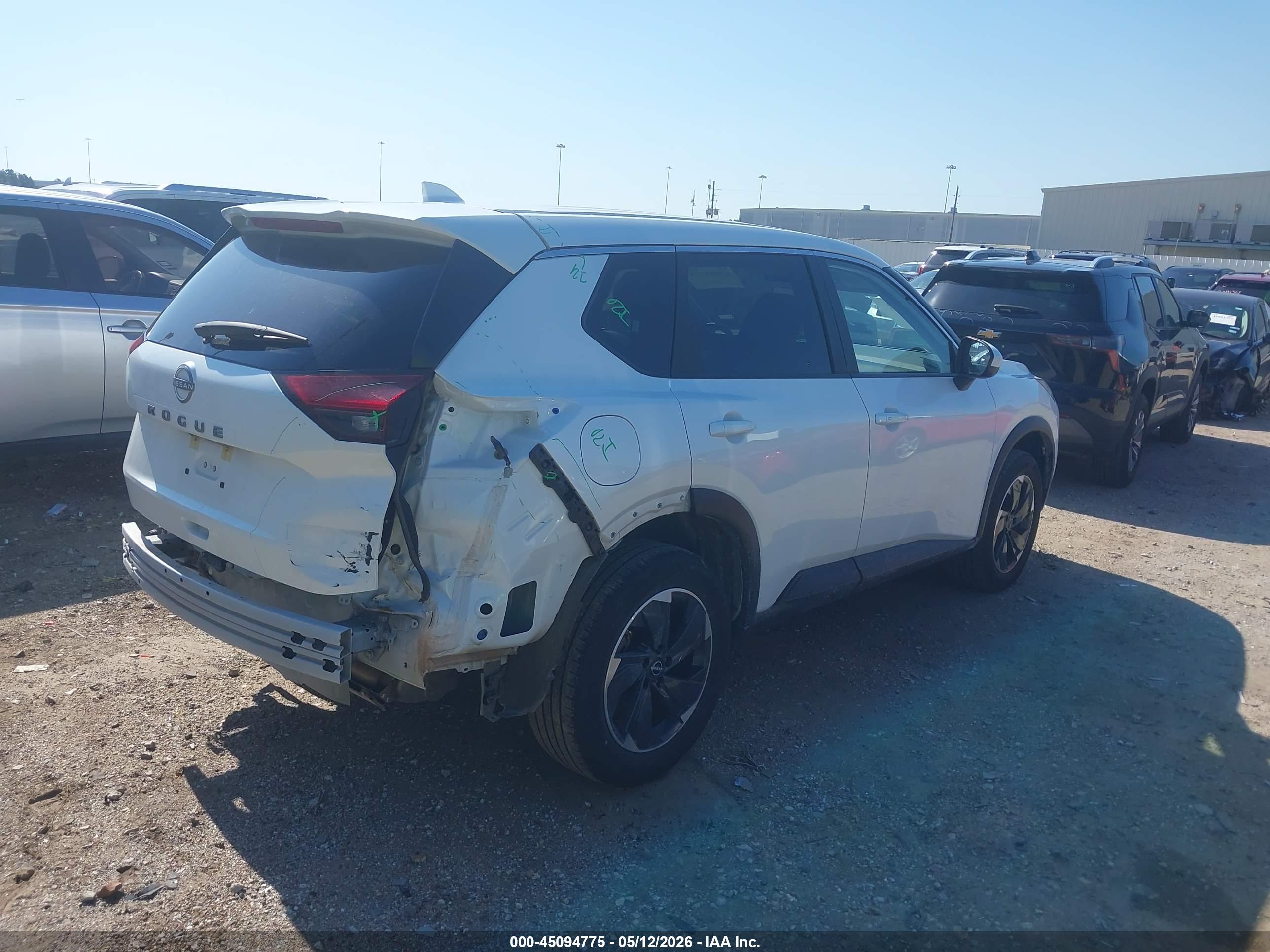 NISSAN ROGUE image 4