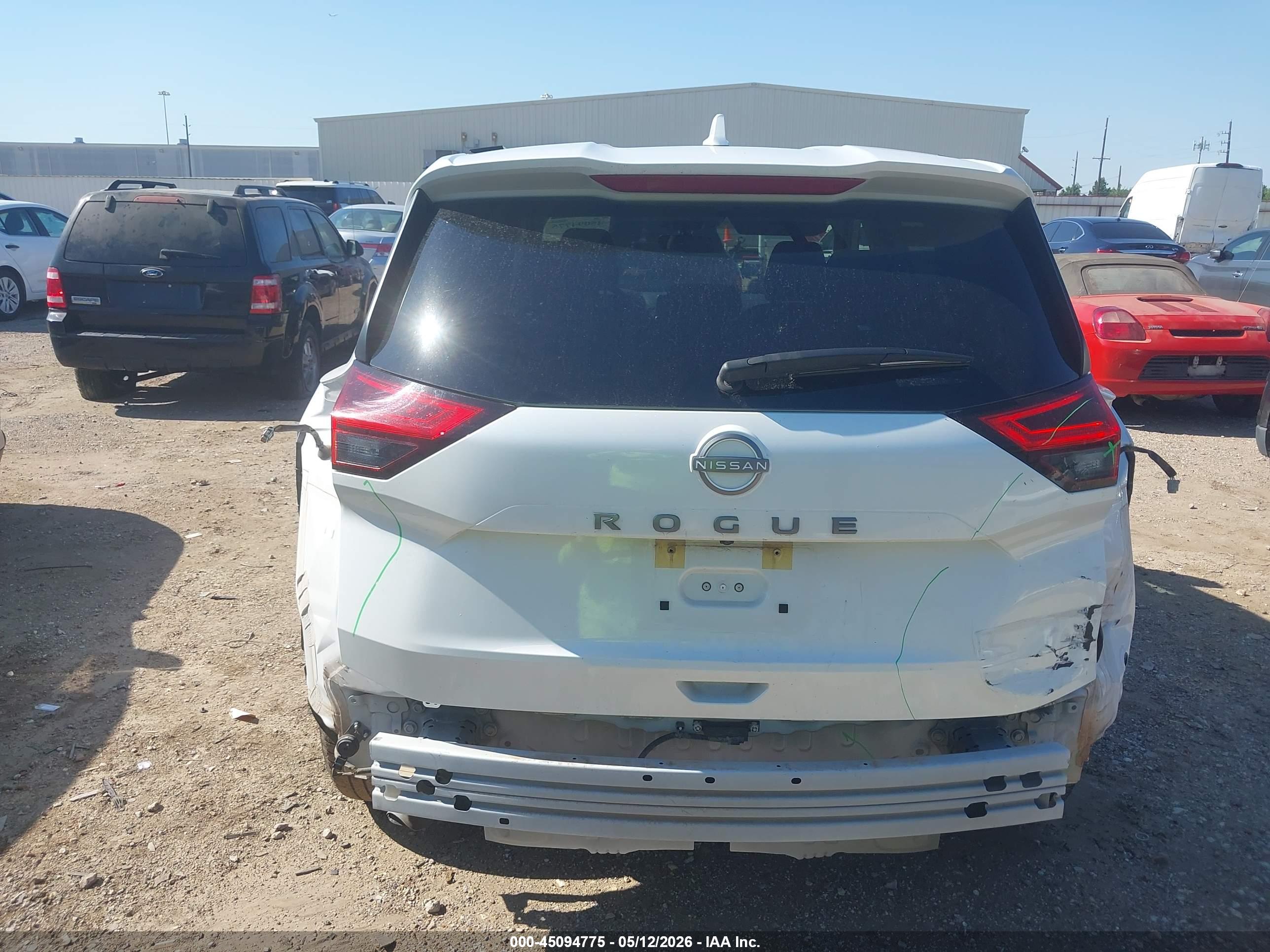 NISSAN ROGUE image 6