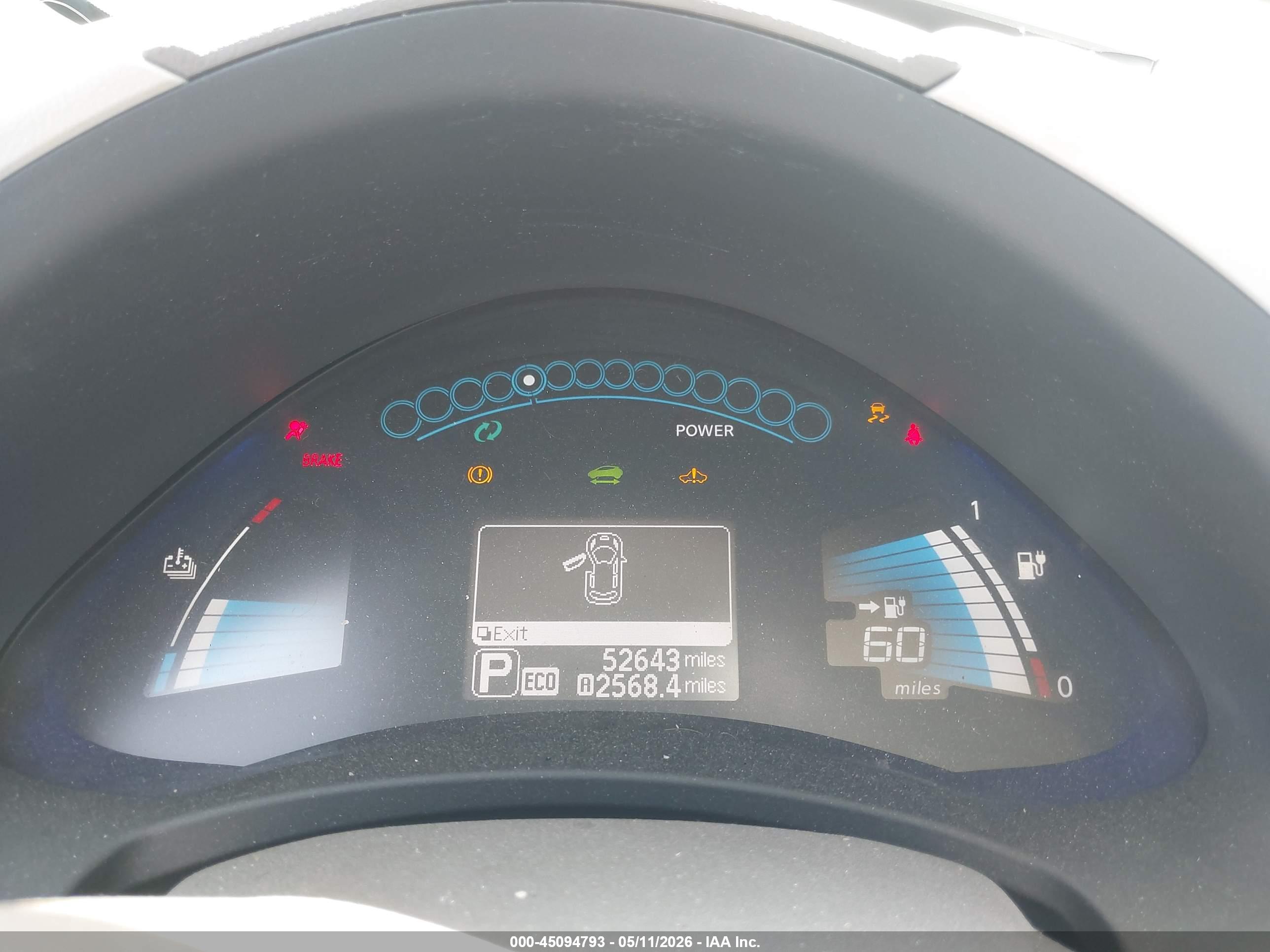 NISSAN LEAF image 7