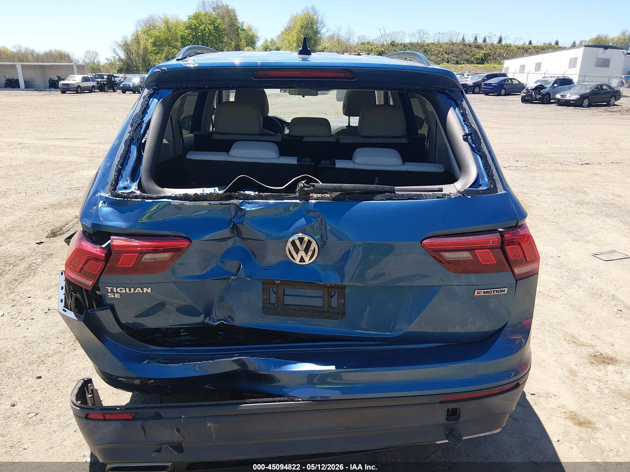 VOLKSWAGEN TIGUAN image 6