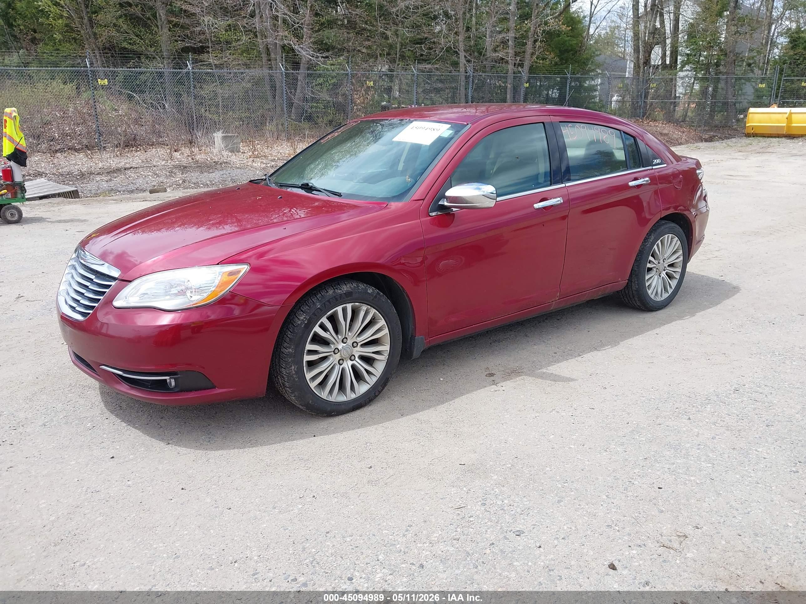 CHRYSLER 200 image 2