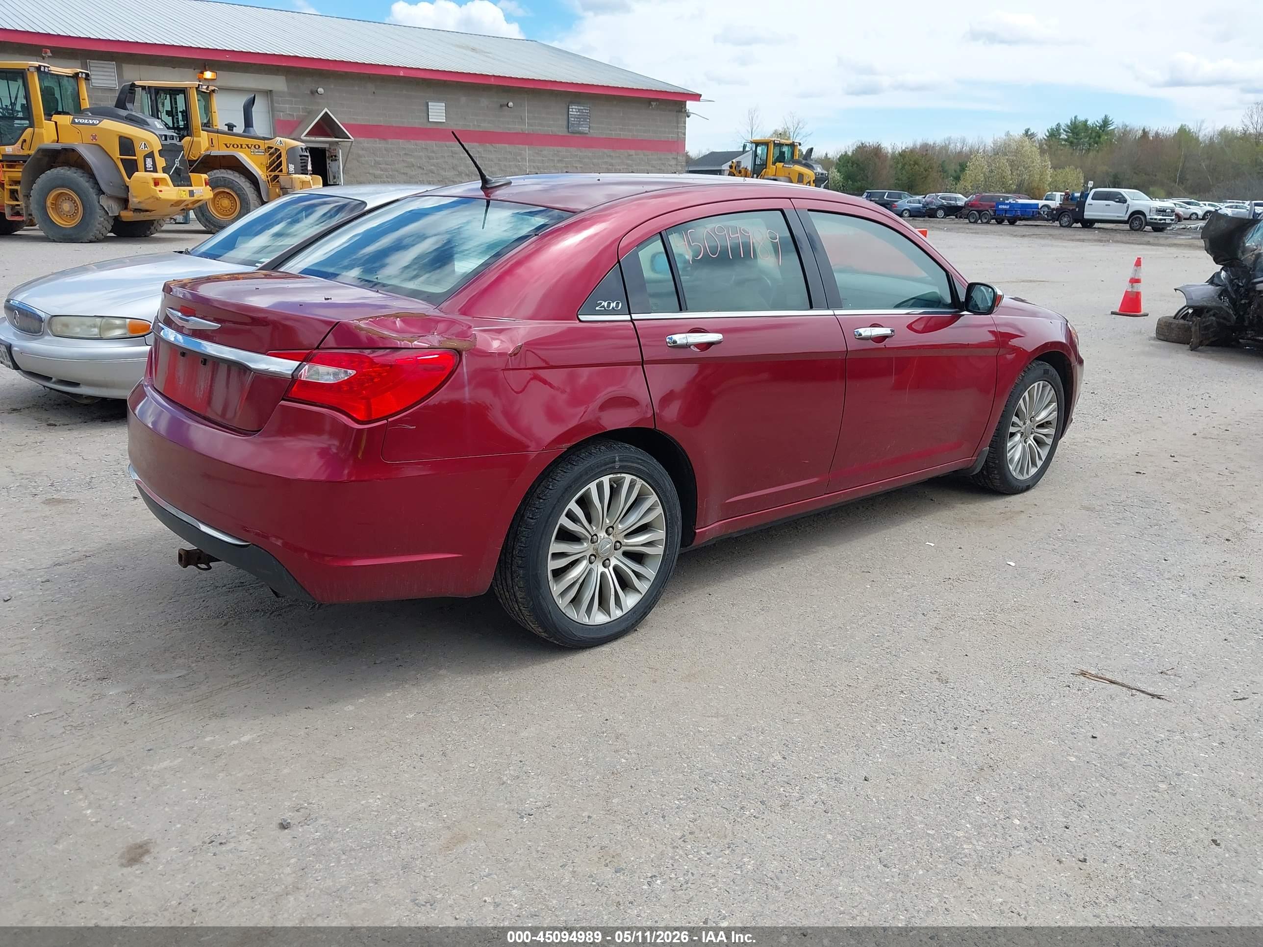 CHRYSLER 200 image 4