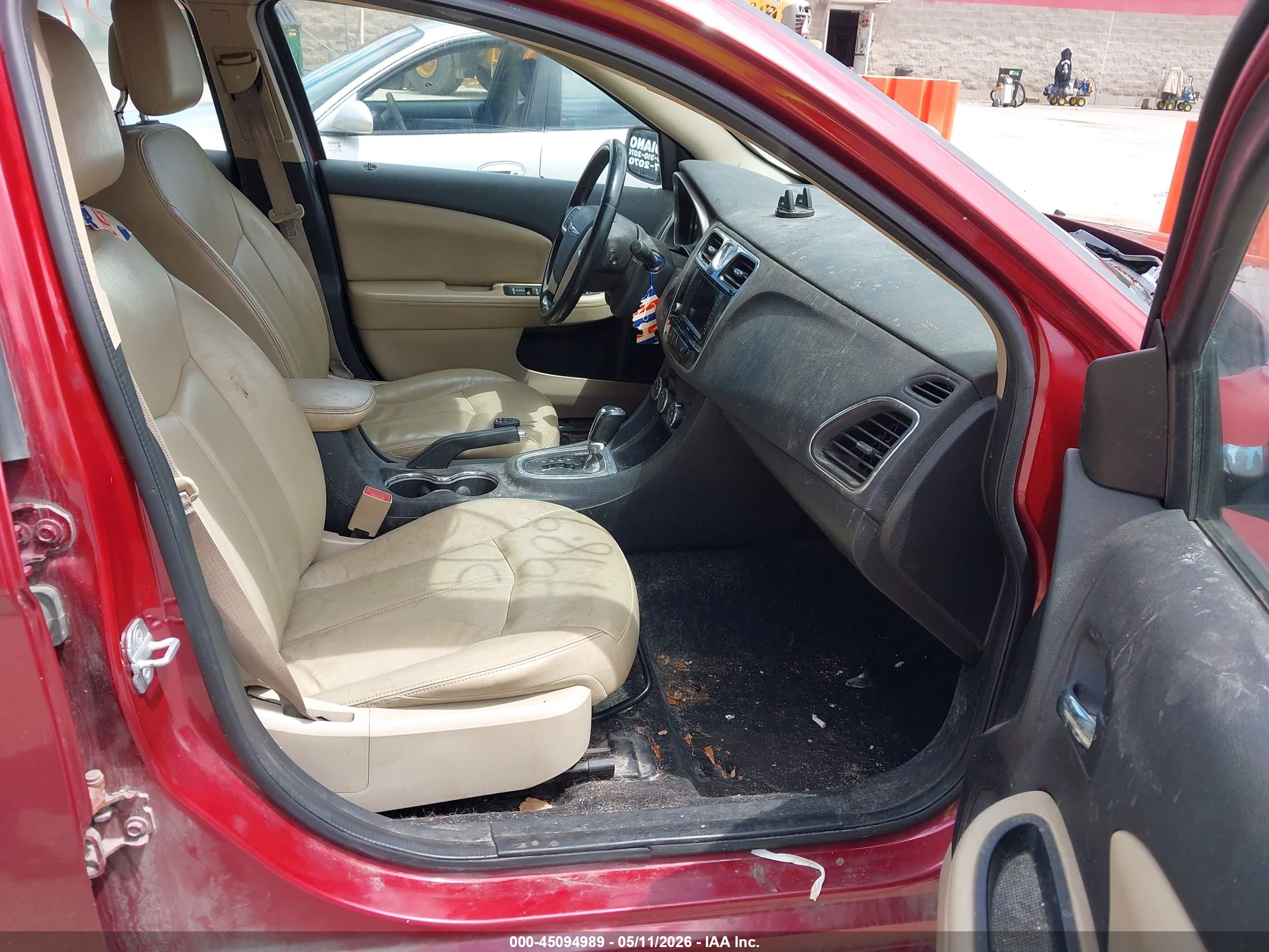 CHRYSLER 200 image 5