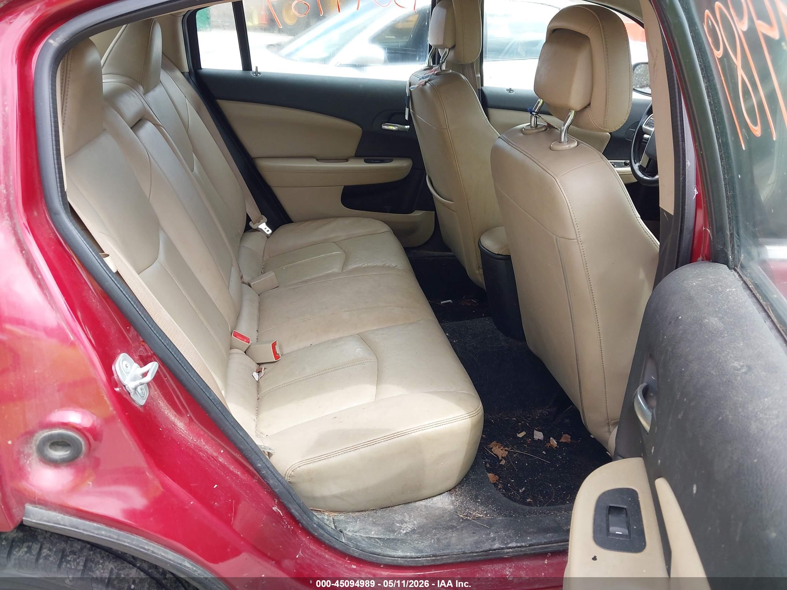 CHRYSLER 200 image 8