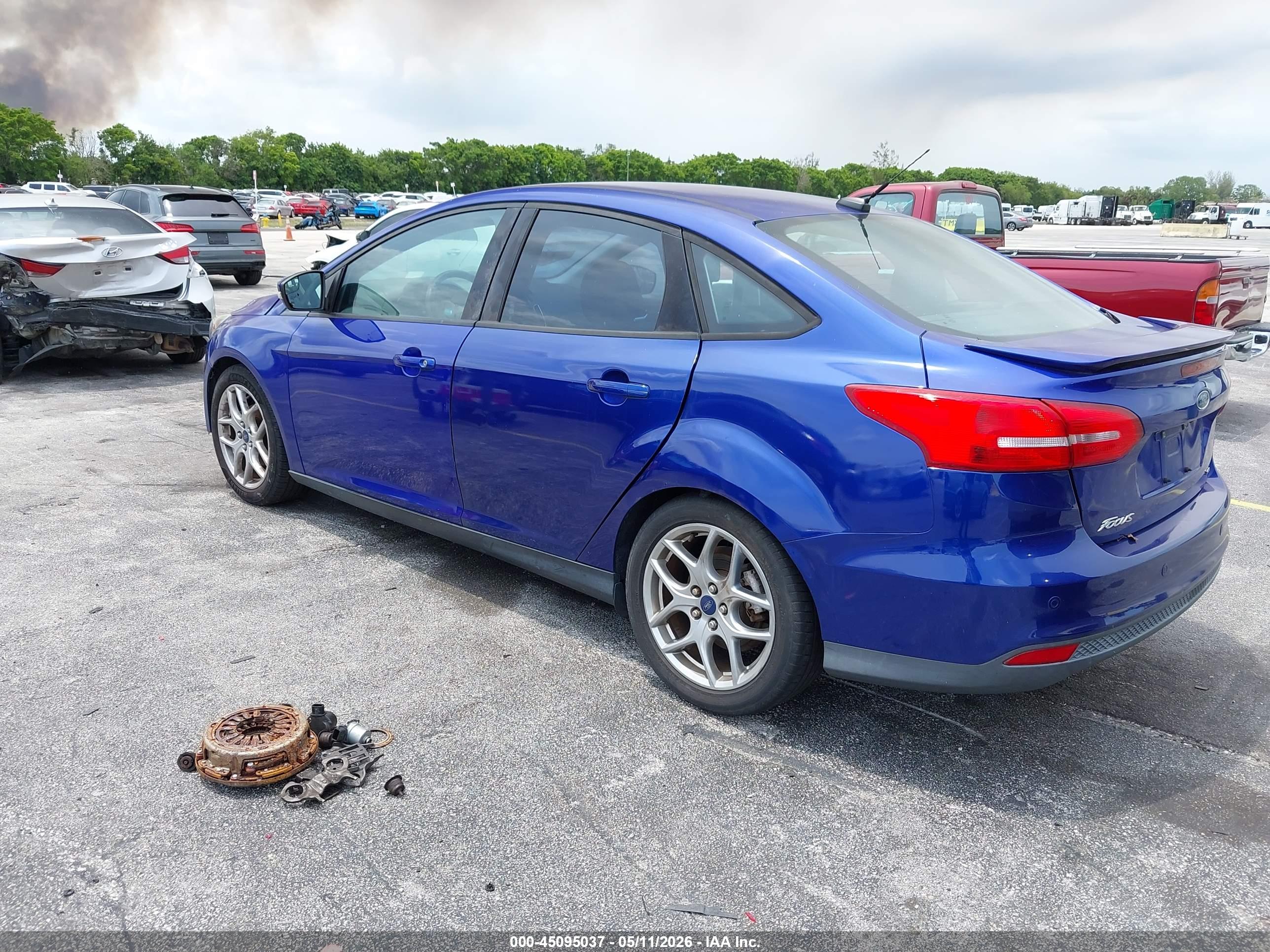 FORD FOCUS image 3