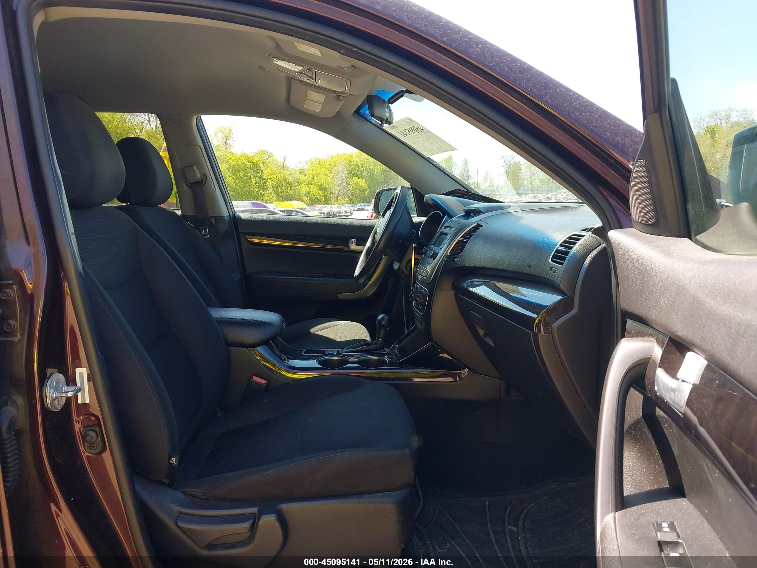 KIA SORENTO image 5