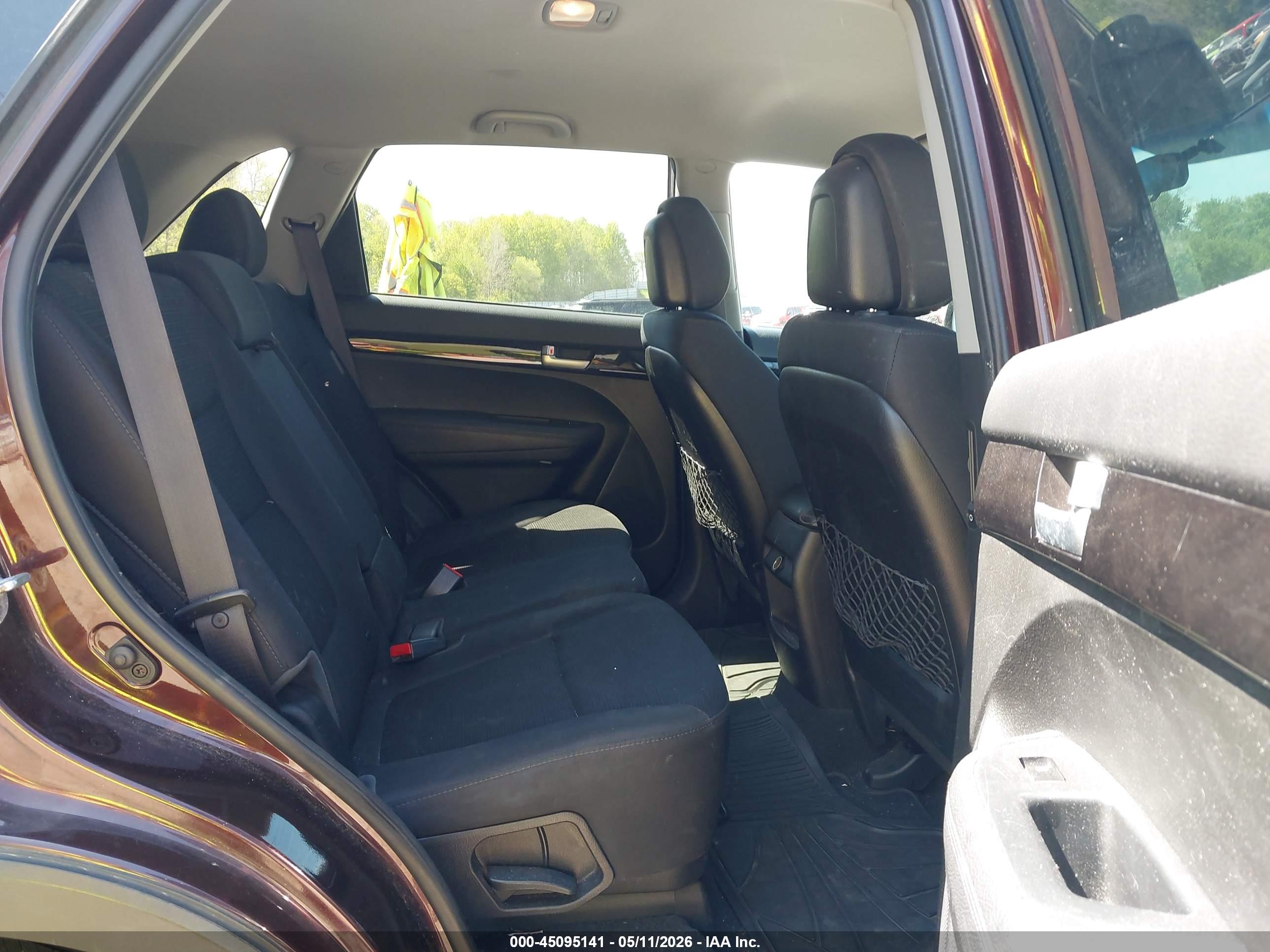 KIA SORENTO image 8