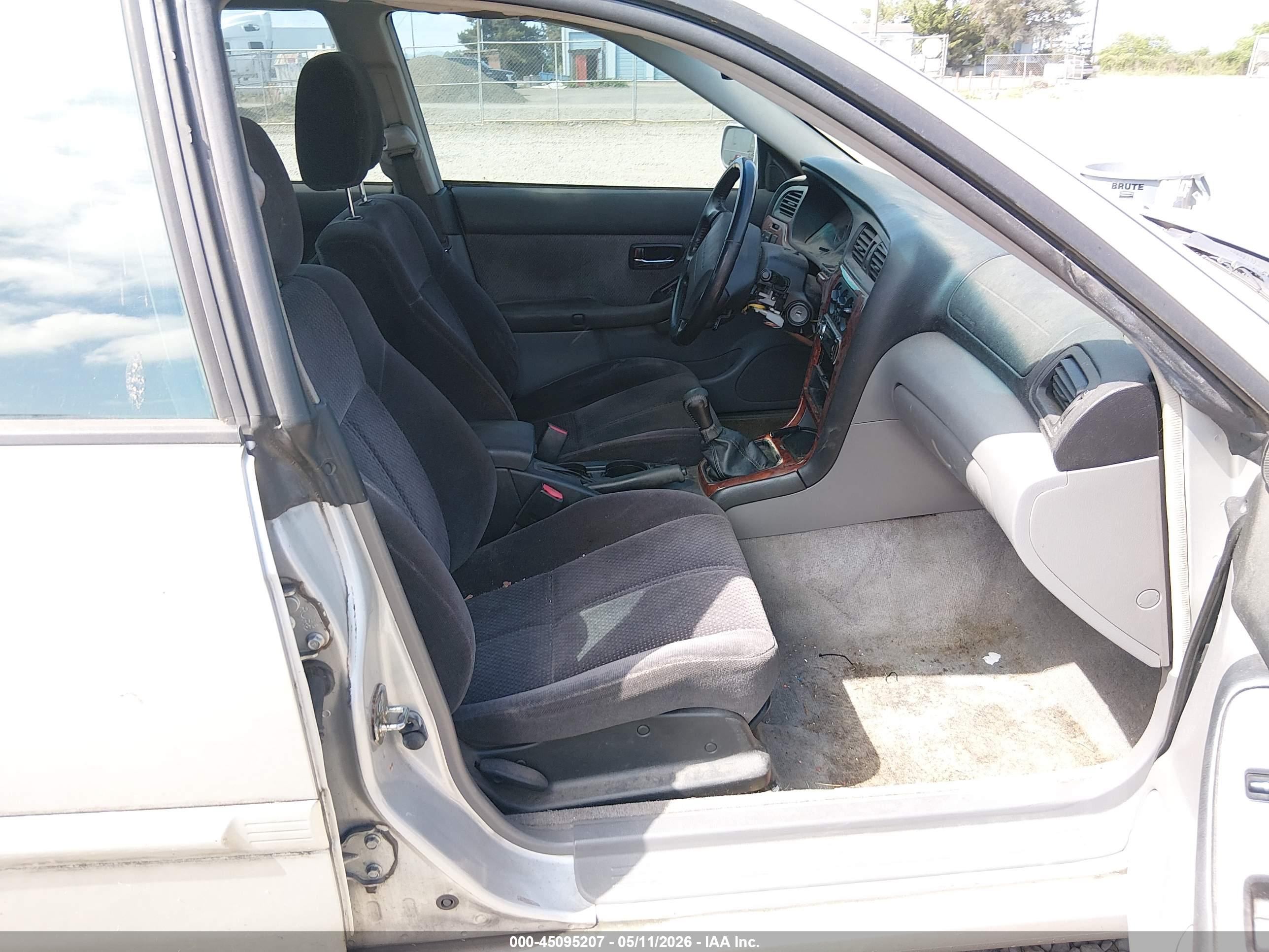 SUBARU LEGACY image 5